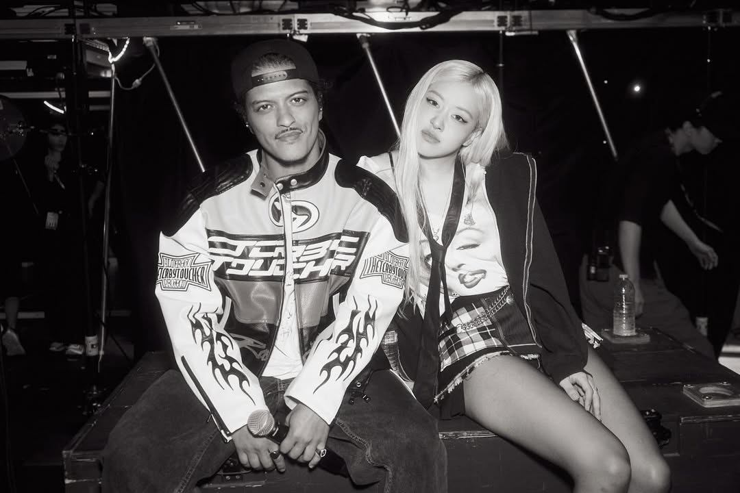BRUNO MARS WEARS T.C.R BY TOUCHER AT BLACKPINK’S SOFI STADIUM SHOW