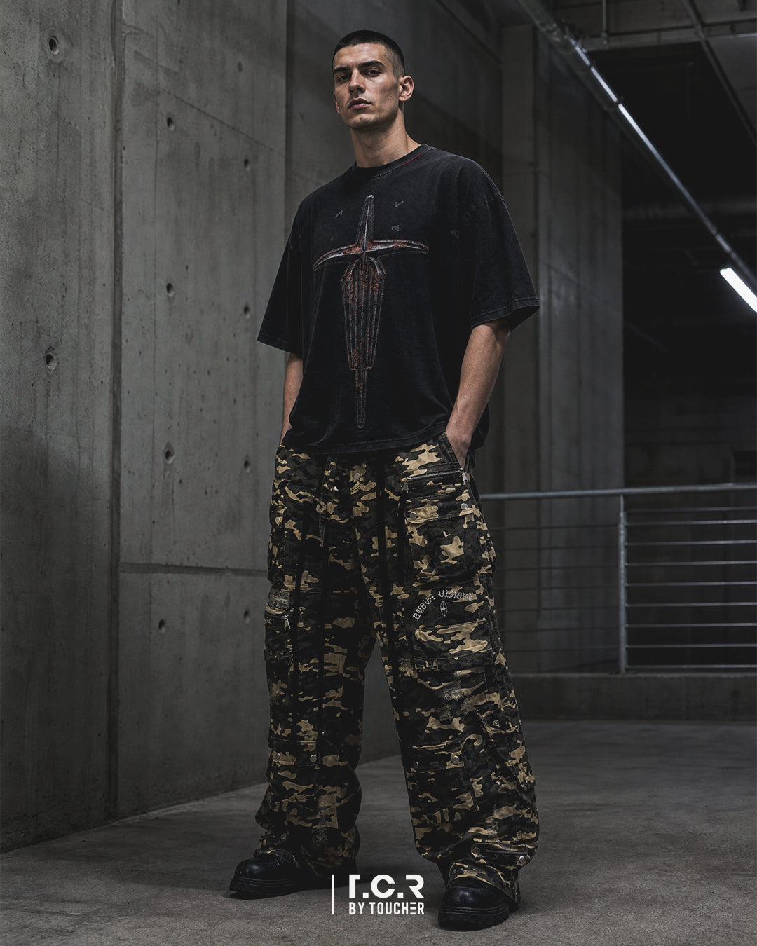 T.C.R WAVE CORE TEE - BLACK