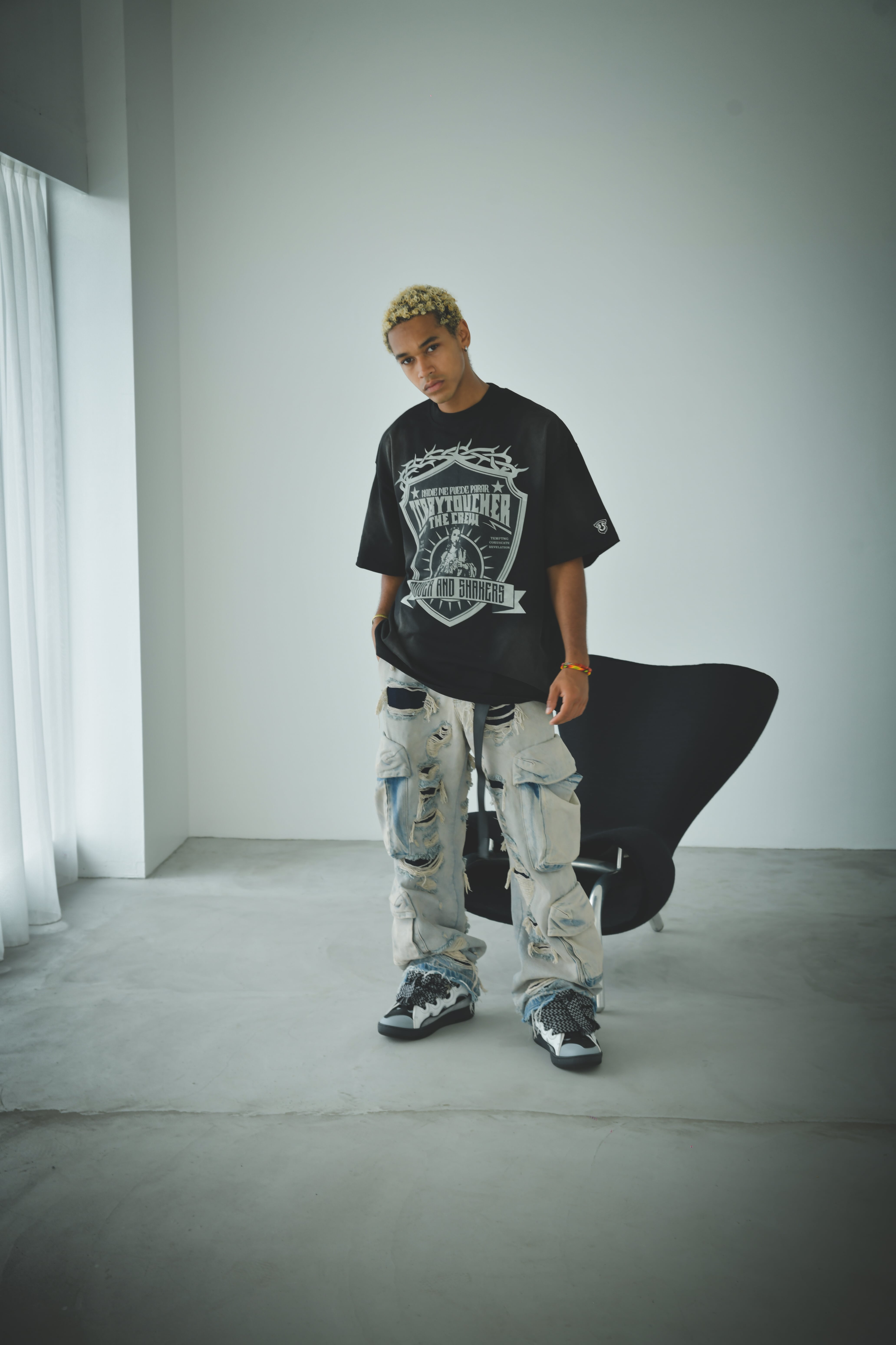 T.C.R MOVER AND SHAKERS S/S TEE - BLACK