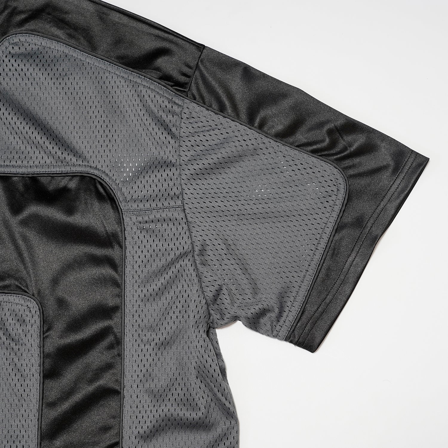 T.C.R DIVISION GAME MESH SHIRT - BLACK