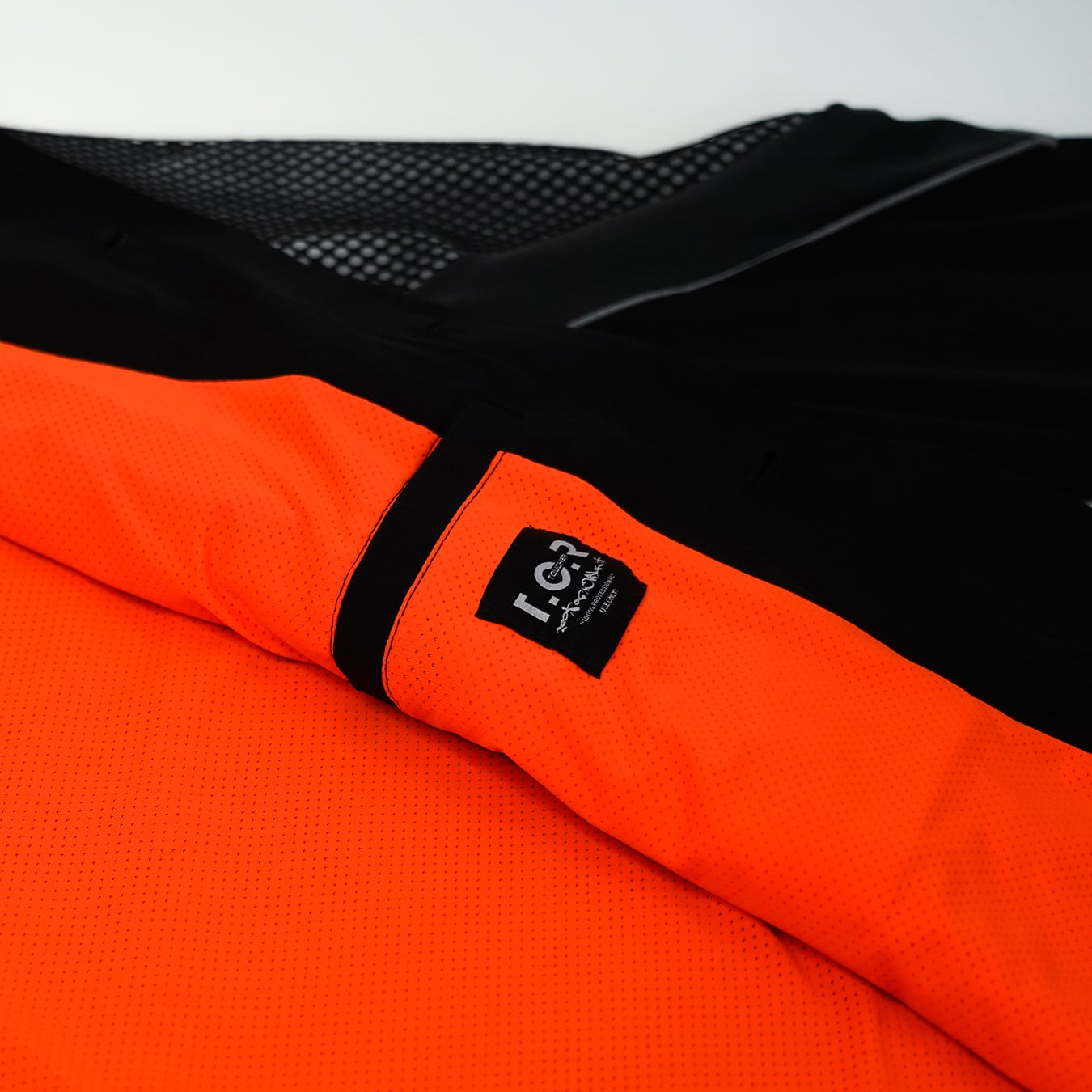 T.C.R EQUIPMENT TAILORED JACKET V2 - BLACK