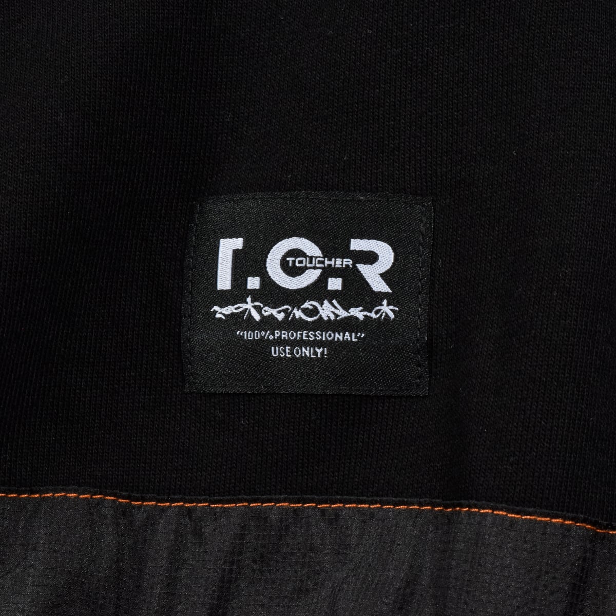 TCR ESSENTIAL TECH HOODIE - BLACK/ORANGE