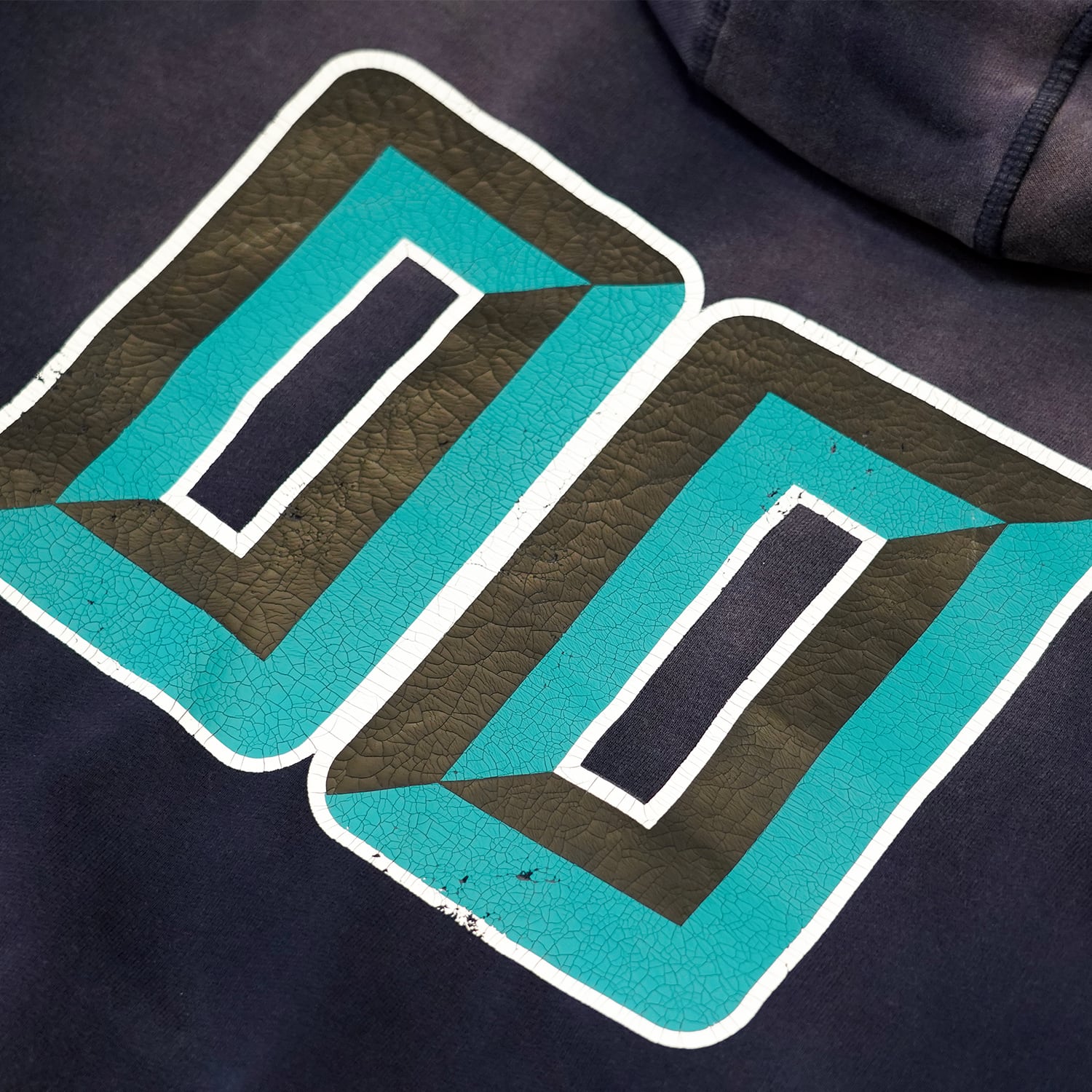 T.C.R METAL LOGO FADE WASHED HOODIE - NAVY