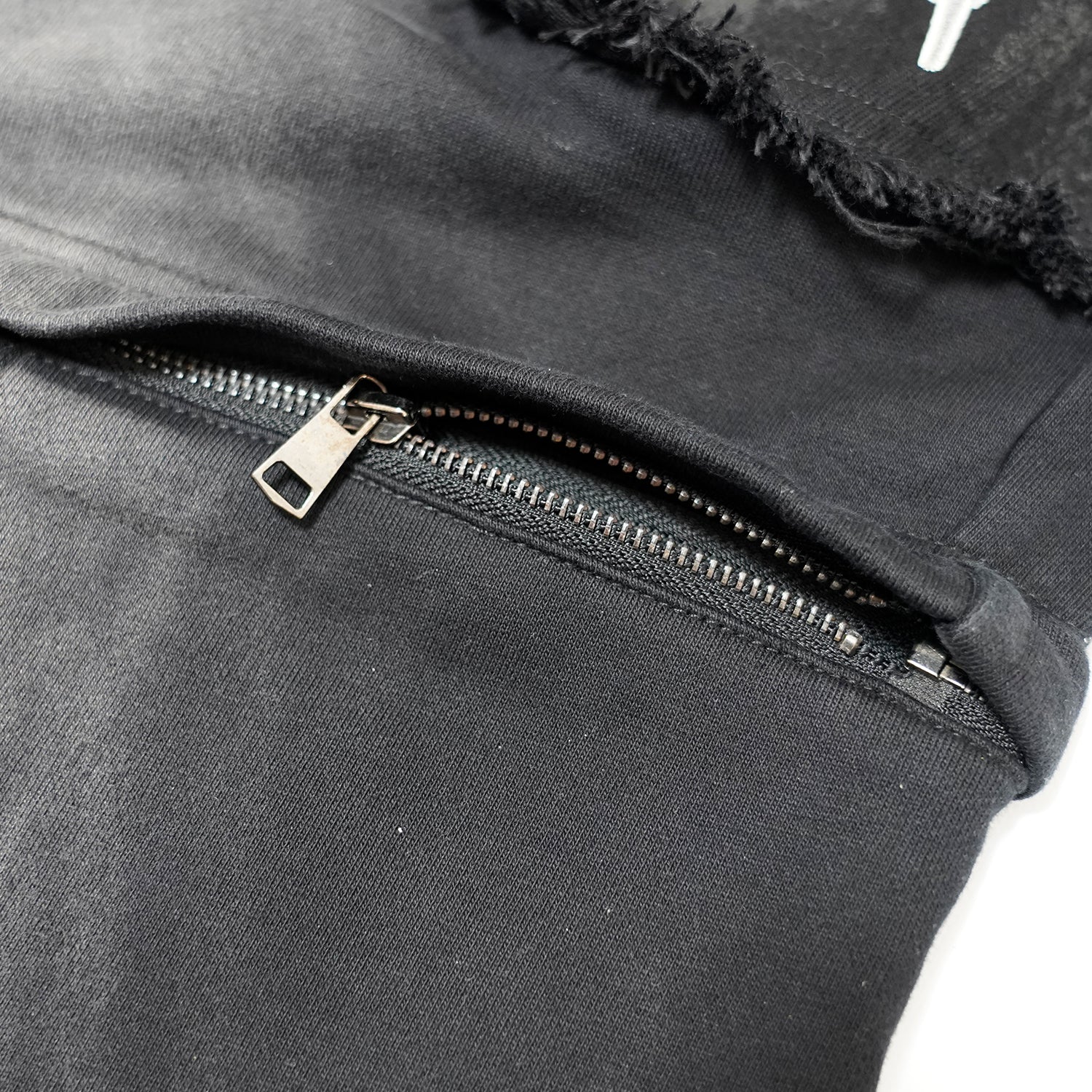T.C.R SHADOW PHASE CONVERTIBLE BAGGY PANTS - BLACK