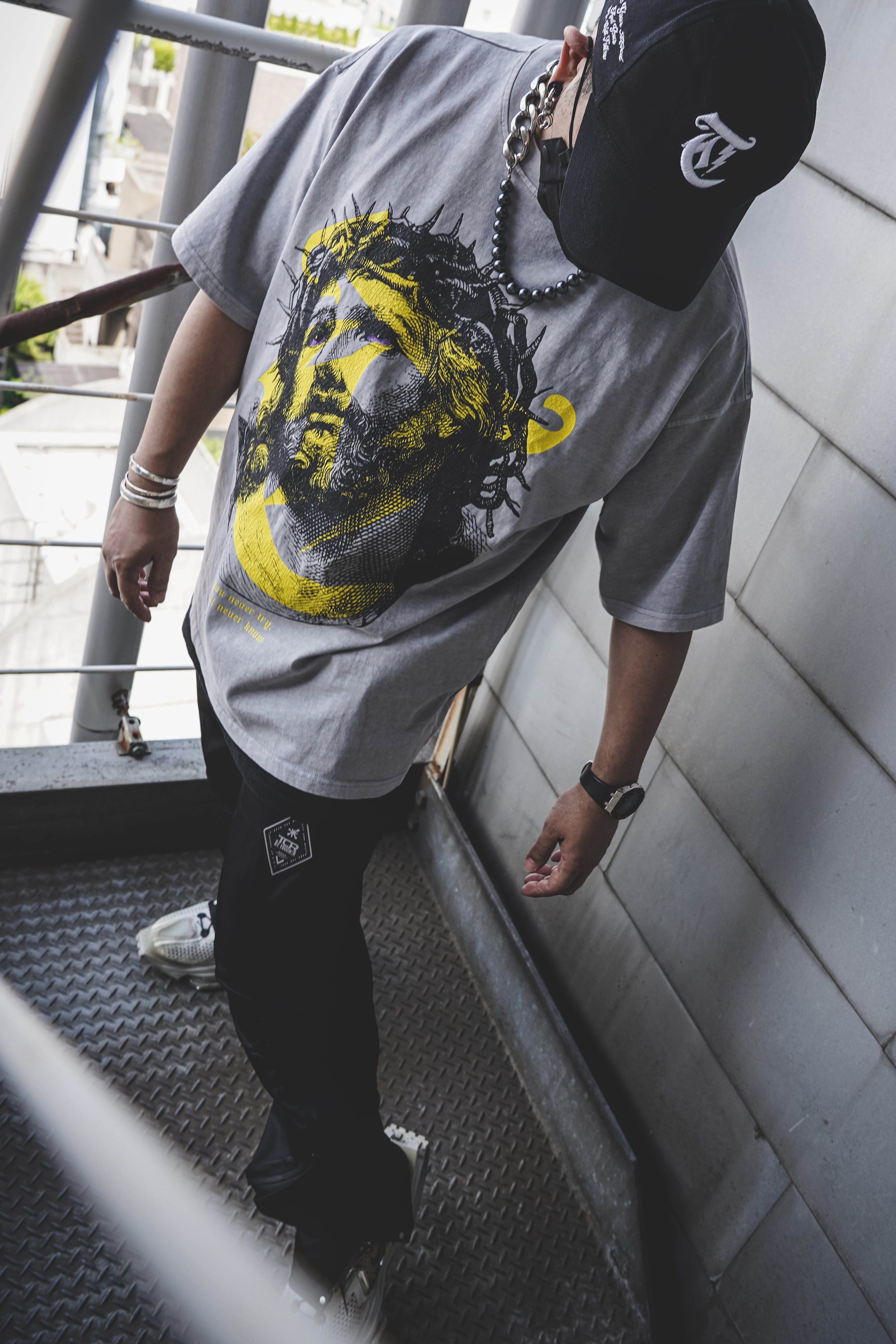 T.C.R LIGHTNING JESUS WASHED S/S TEE - ASH GRAY
