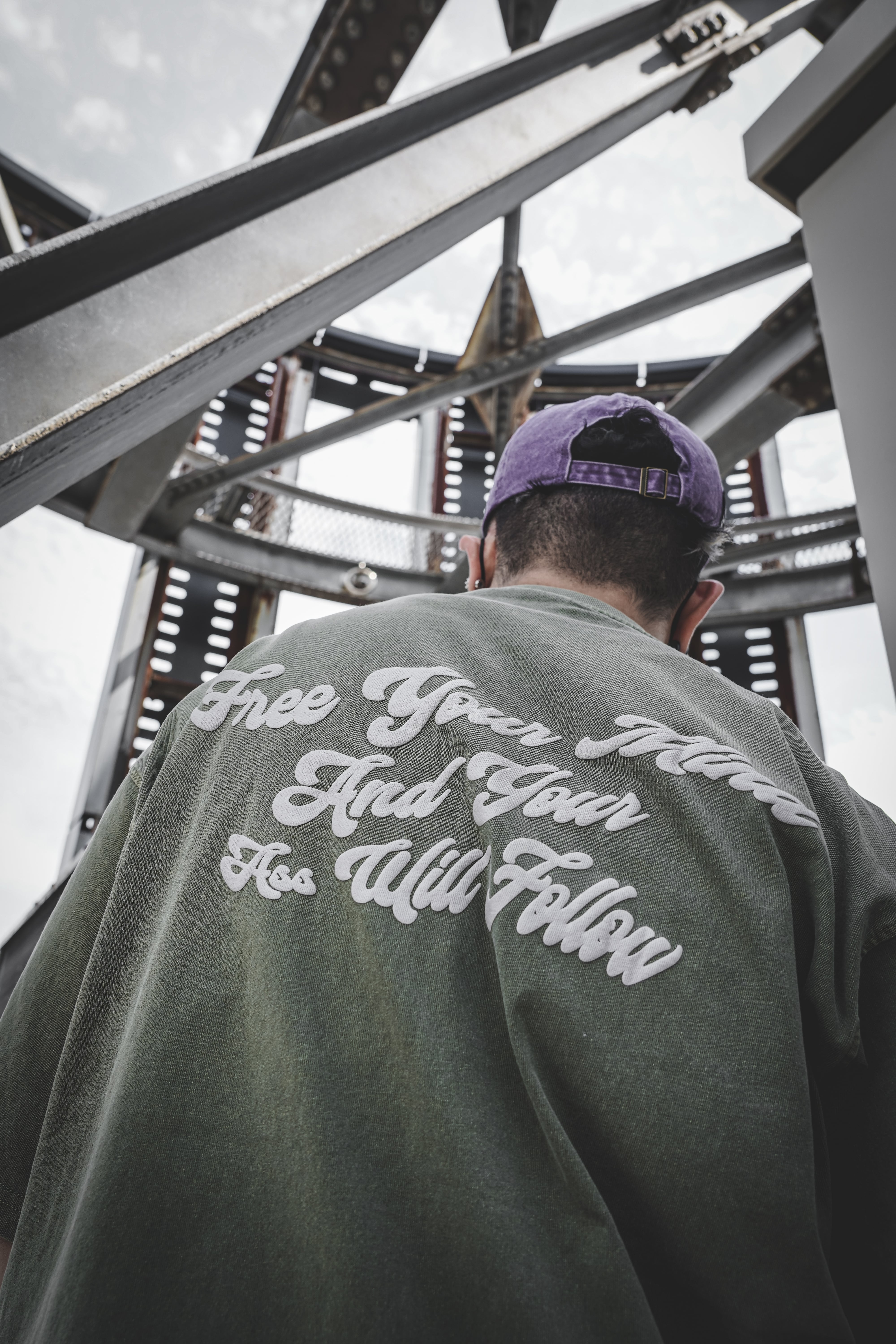 T.C.R MIND CONTROLLER WASHED S/S TEE - GRAY GREEN
