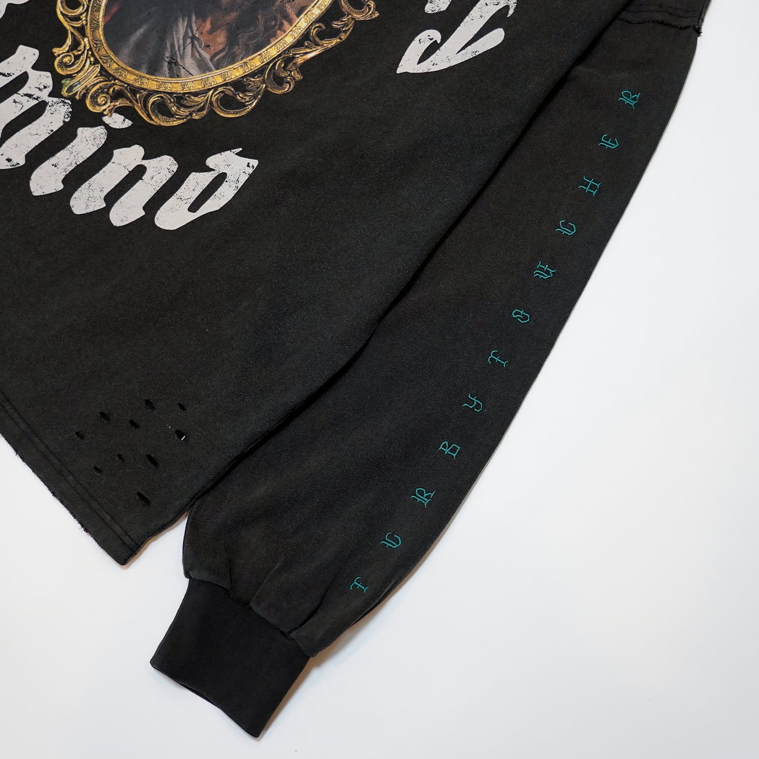 T.C.R DISTINY WASHED DAMAGE L/S TEE - BLACK