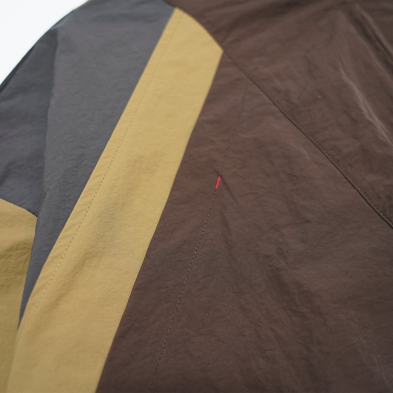 T.C.R PHASE NYLON JACKET - BROWN