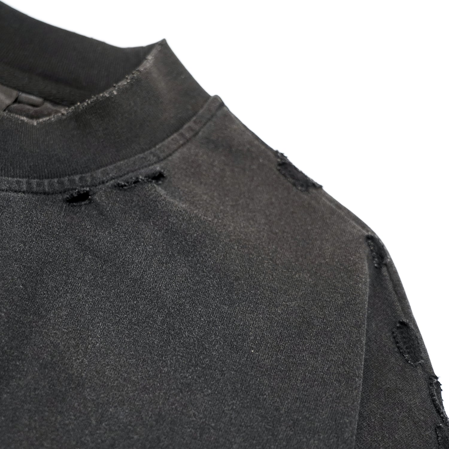 T.C.R DISTINY WASHED DAMAGE L/S TEE - BLACK