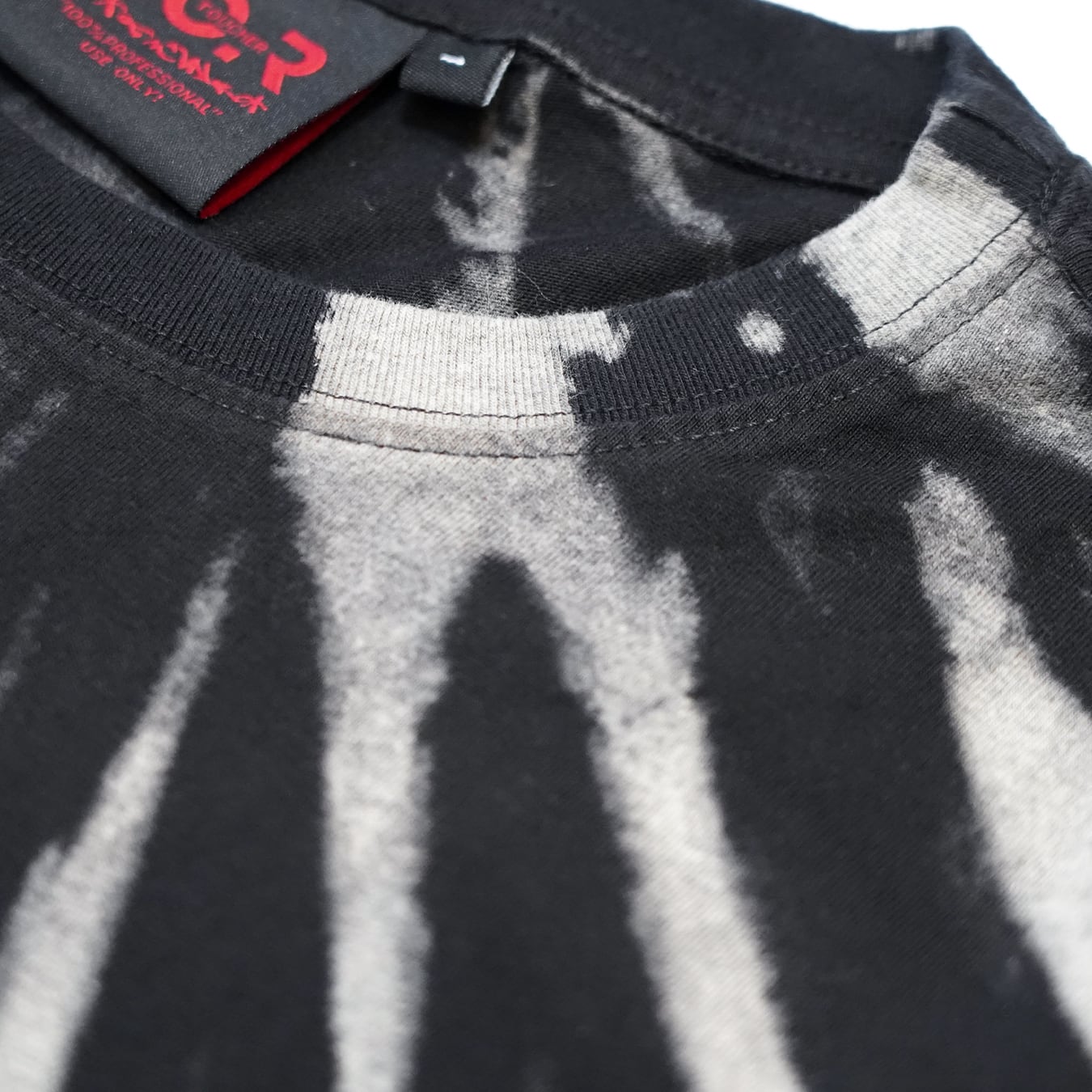 T.C.R DRIP SMILE TIE DYE S/S TEE - BLACK