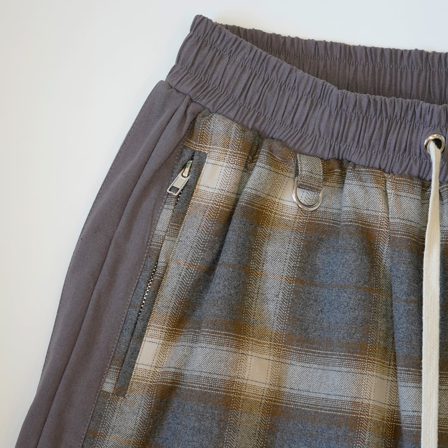 T.C.R TEMPTING MESH SHORTS - KHAKI
