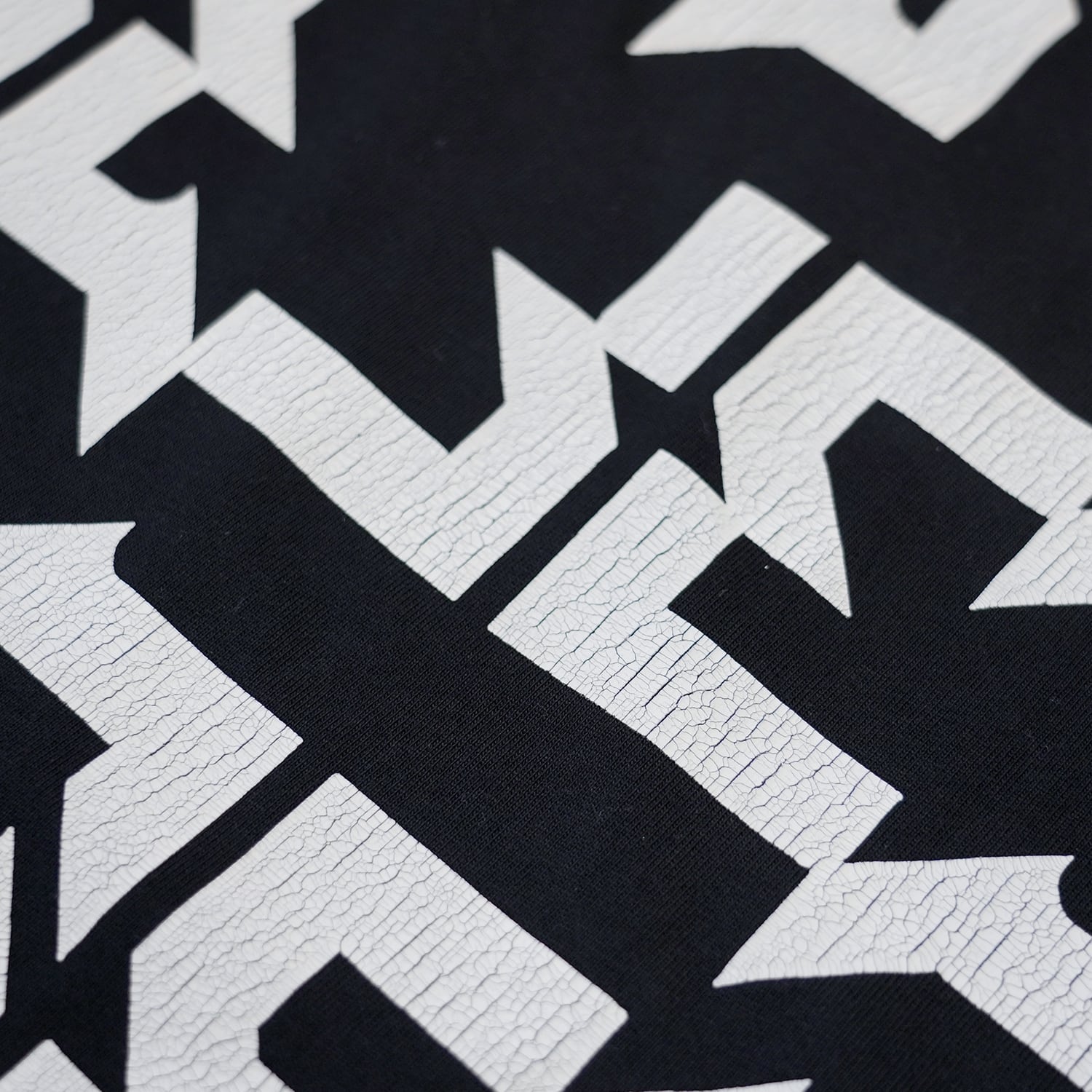 T.C.R RELAPSE FADE WASHED S/S TEE - BLACK