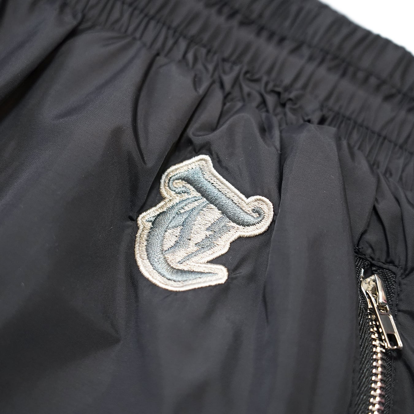T.C.R FLAME SARUEL NYLON SHORTS - BLACK / GRAY