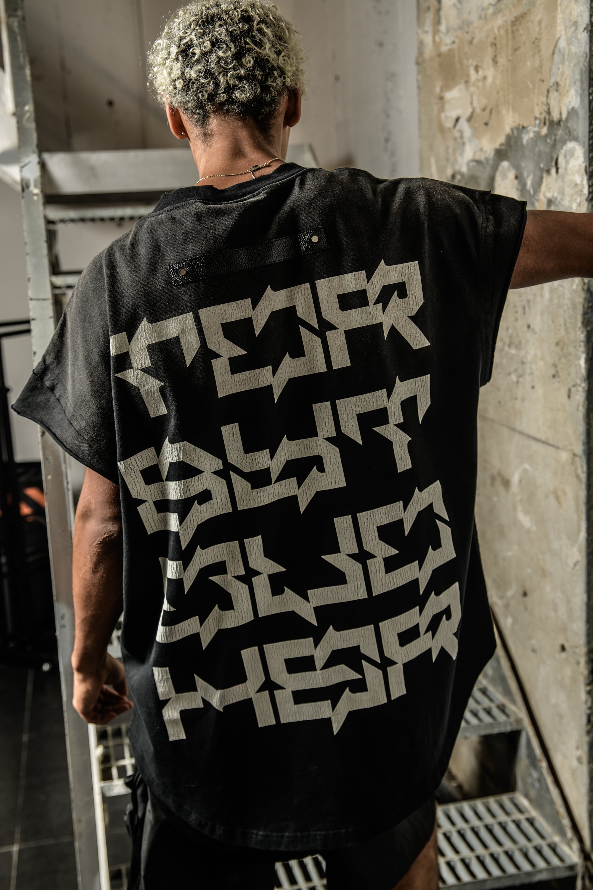 T.C.R RELAPSE FADE WASHED S/S TEE - BLACK