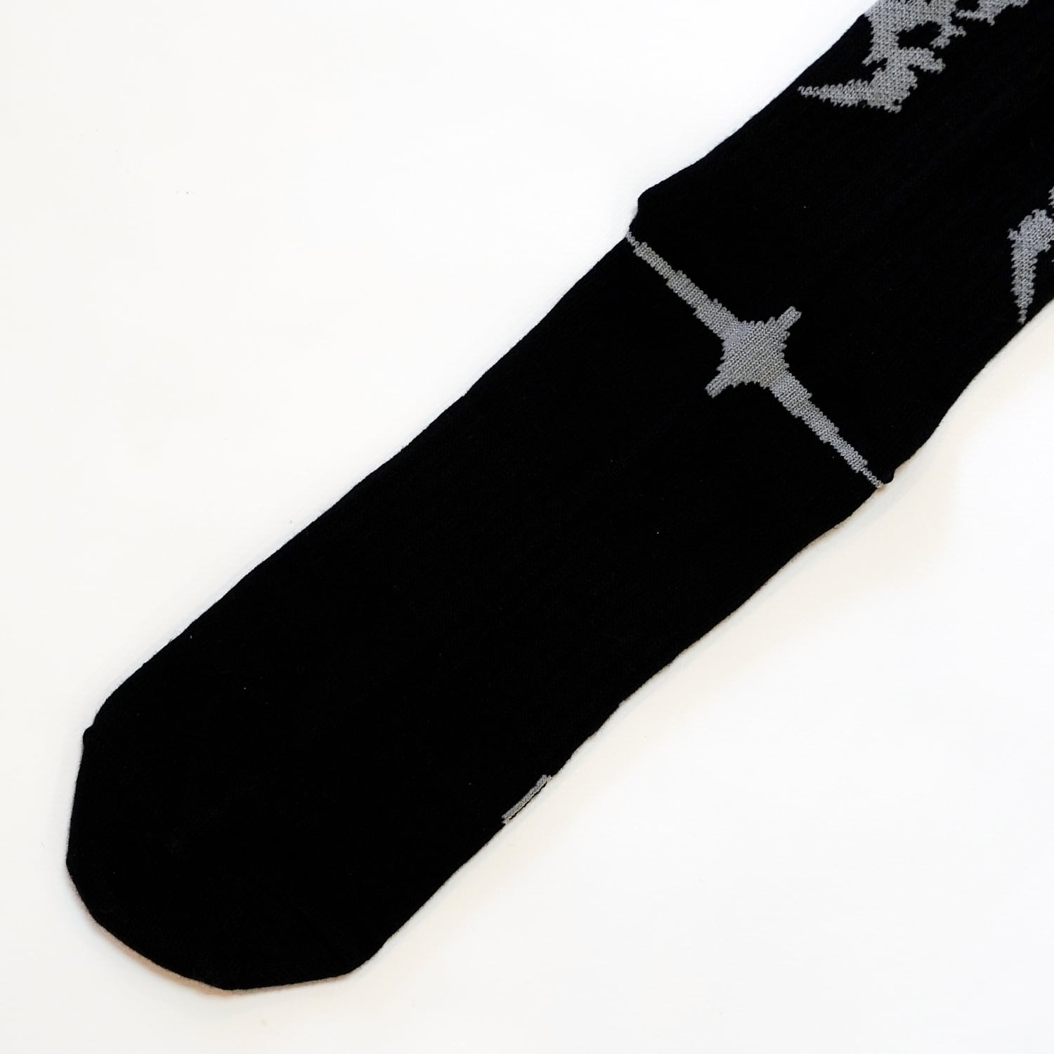 T.C.R METAL MONOGRAM LOGO SOCKS - BLACK
