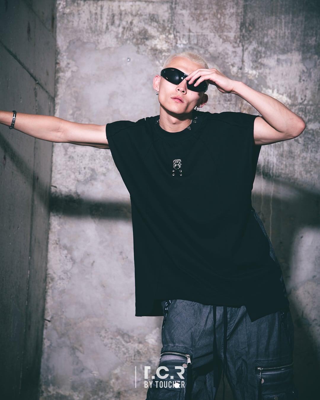 T.C.R NIGHT RAVER RECONSTRUCTION N/S TEE - BLACK