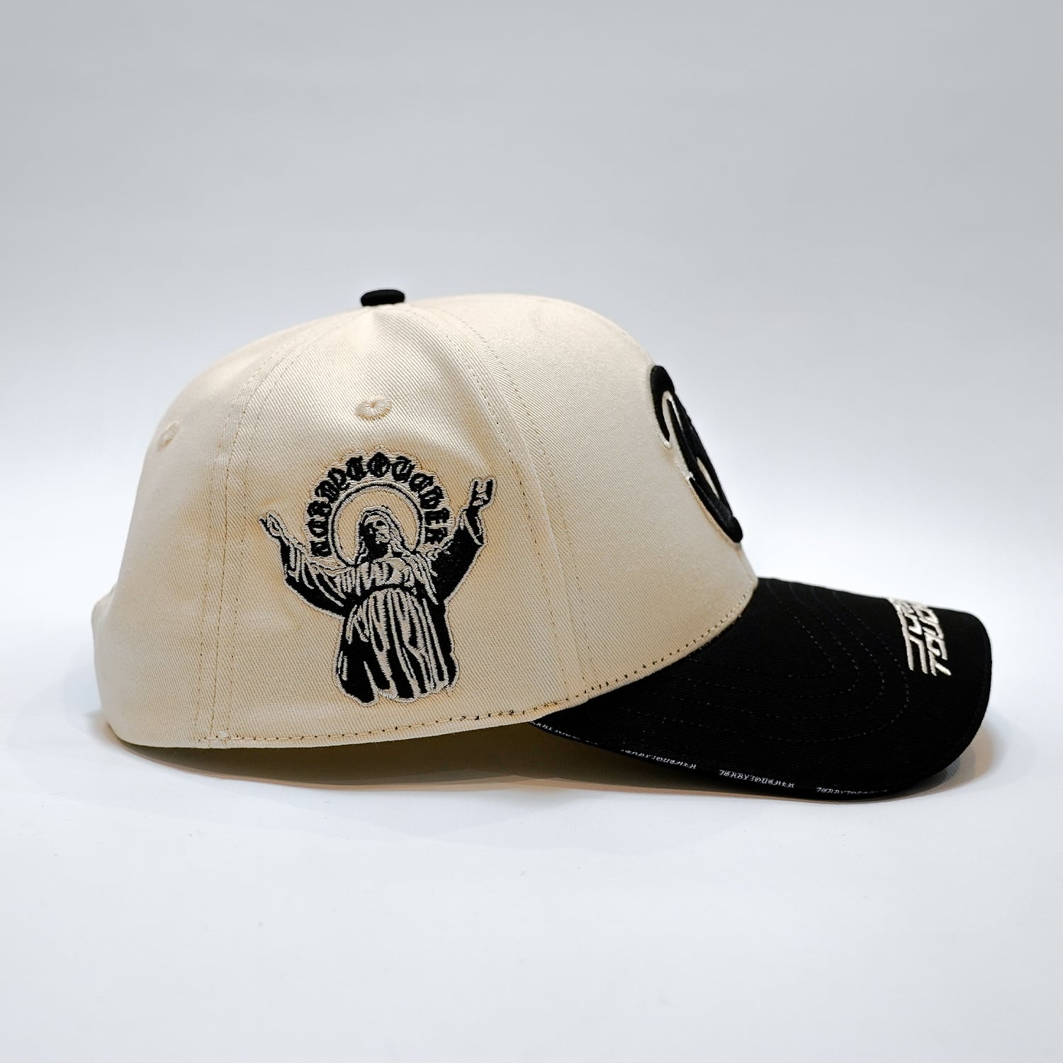 T.C.R FREE YOUR MIND 6PANEL CAP - IVORY/BLACK