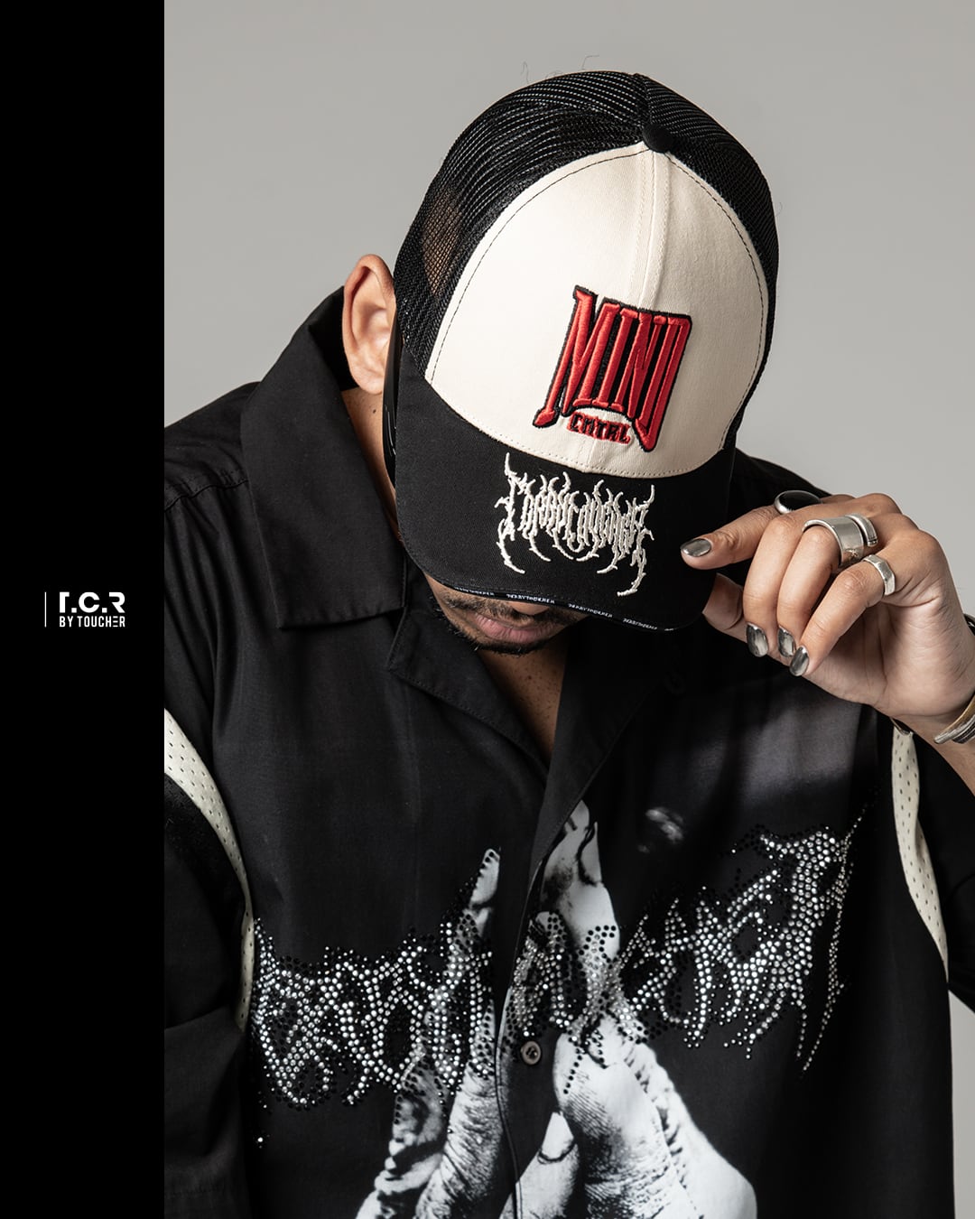 T.C.R MIND CNTRL 6PANEL SNAP BACK MESH LOW CAP - BLACK / BEIGE