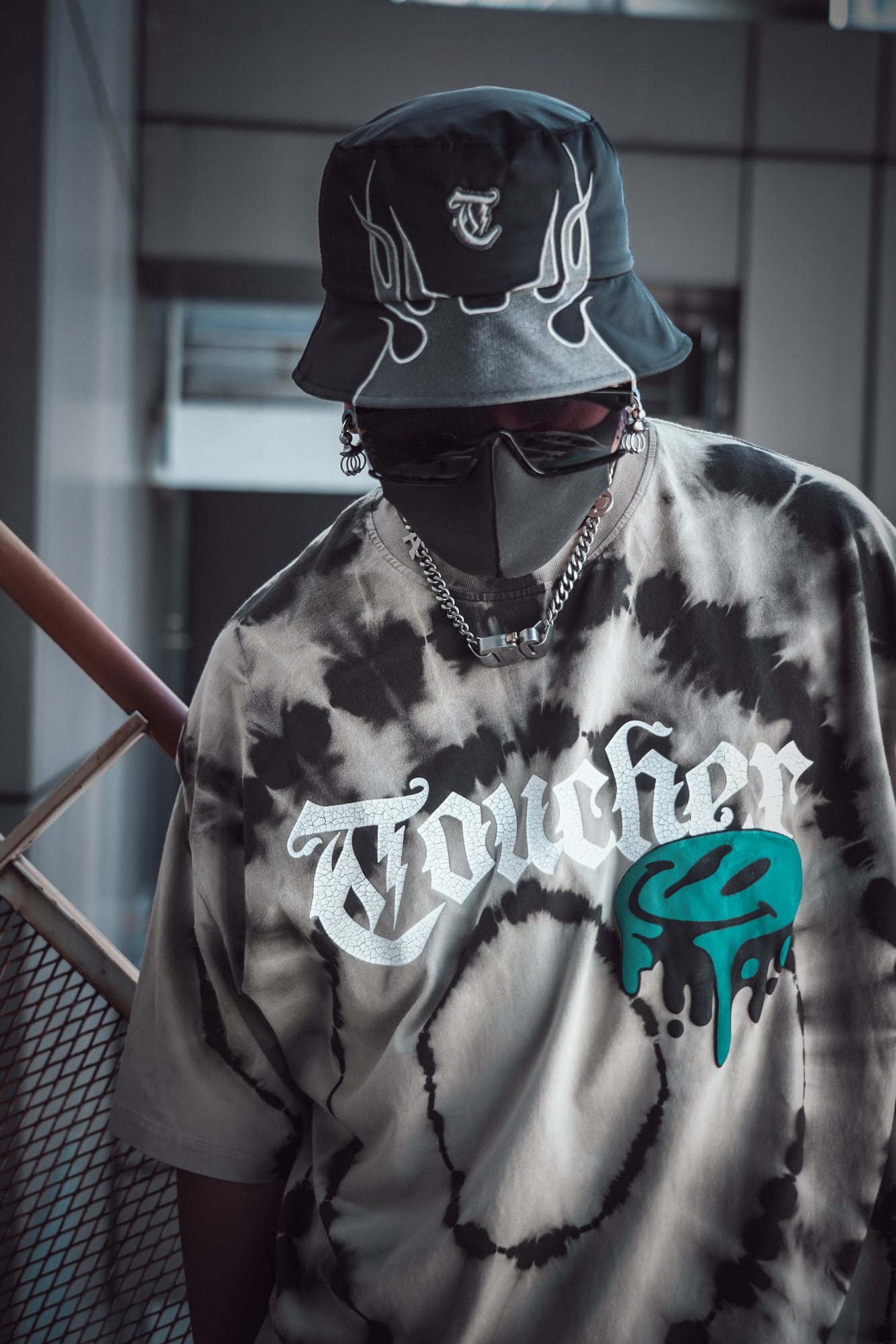T.C.R DRIP SMILE TIE DYE S/S TEE - KHAKI