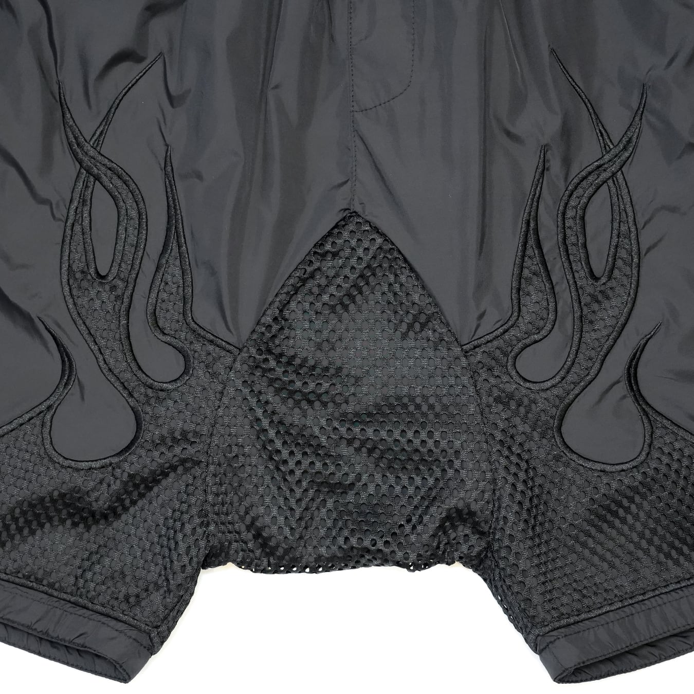 T.C.R FLAME SARUEL NYLON SHORTS - BLACK