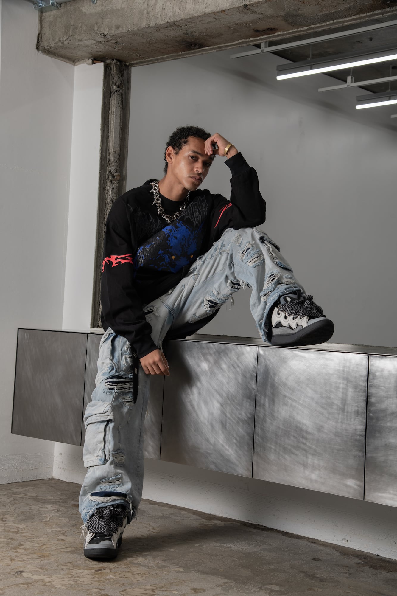 T.C.R WOLF L/S TEE - BLACK