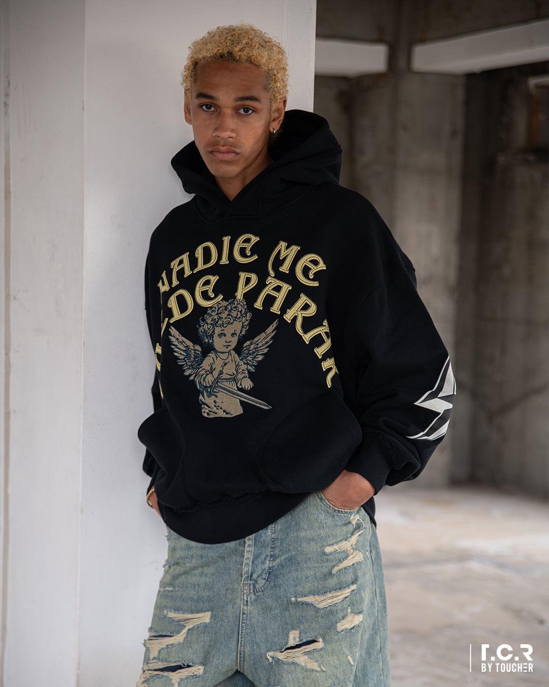 T.C.R NADIE ME PUEDE PARAR PULLOVER HOODIE - BLACK
