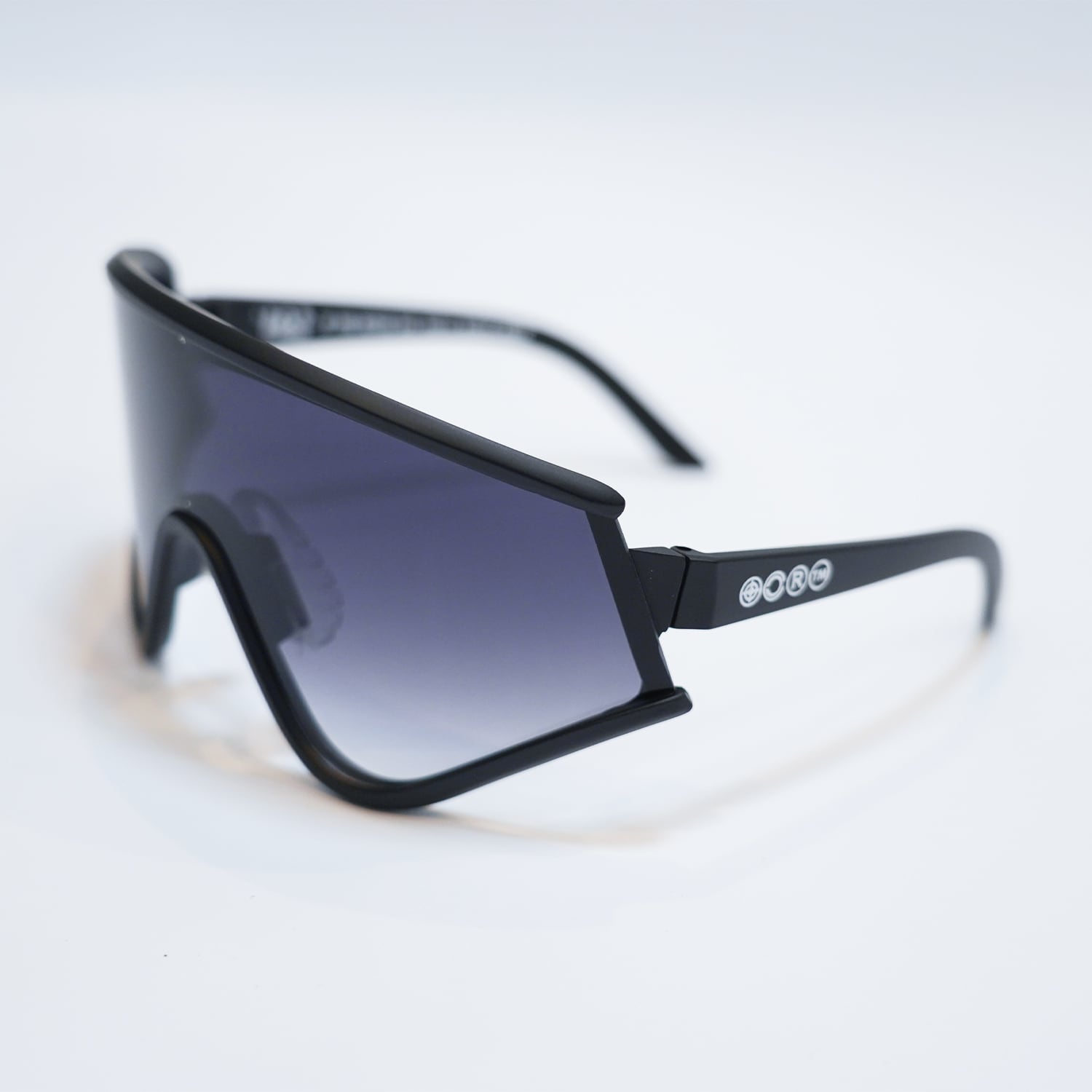T.C.R OVERSIZED SHIELD SUNGLASS - EXCLUSIVE / BLACK