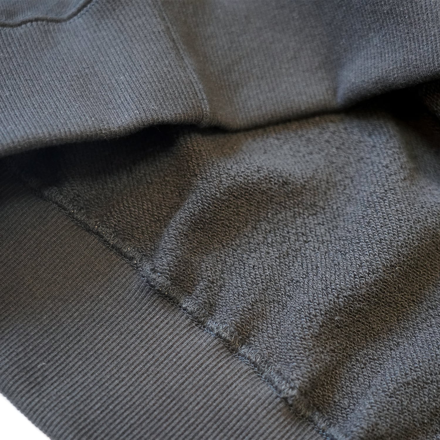 T.C.R MUSHROOM WIDE FIT CREW NECK SWEAT - BLACK