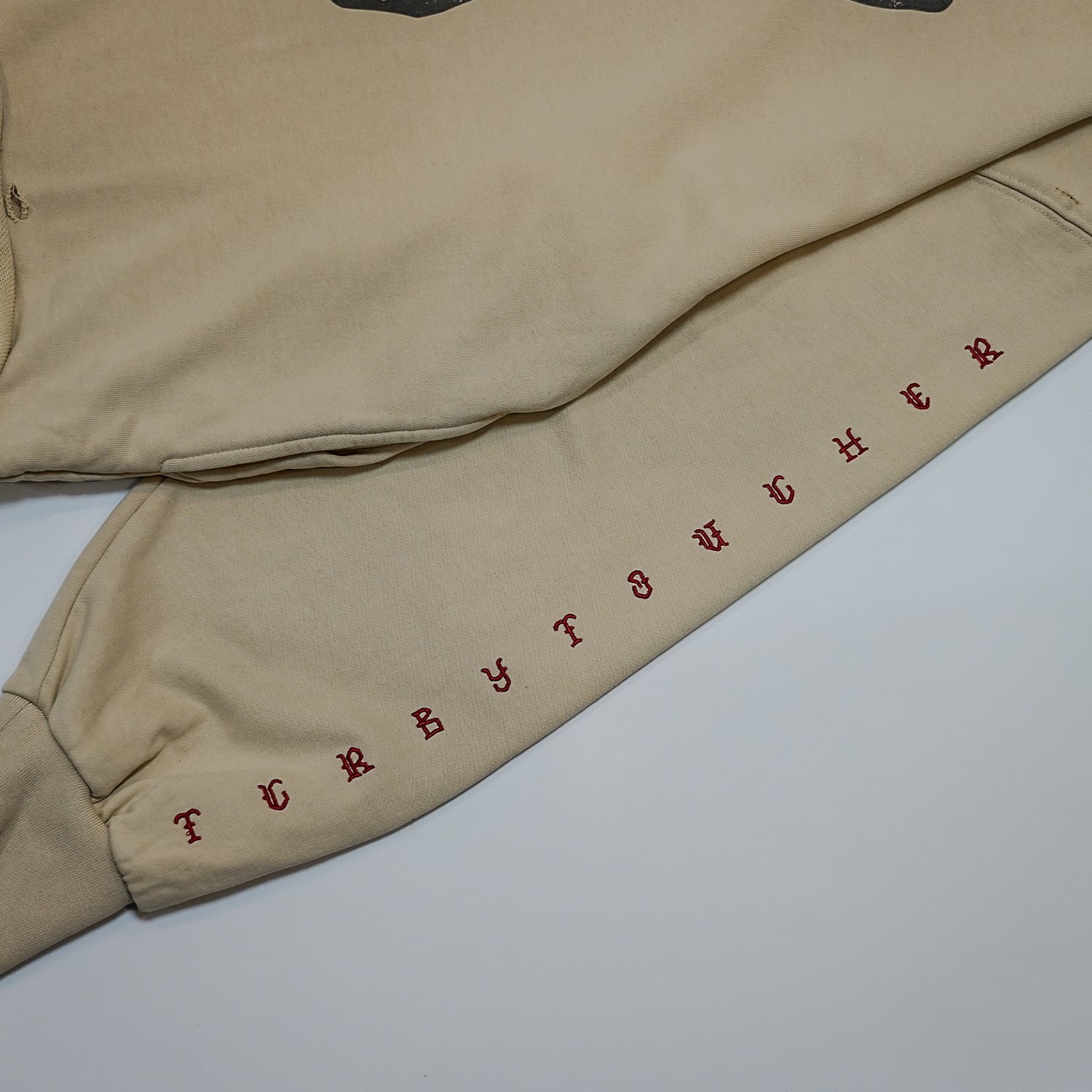 T.C.R DISTINY CROPPED DAMAGE HOODIE - SAND