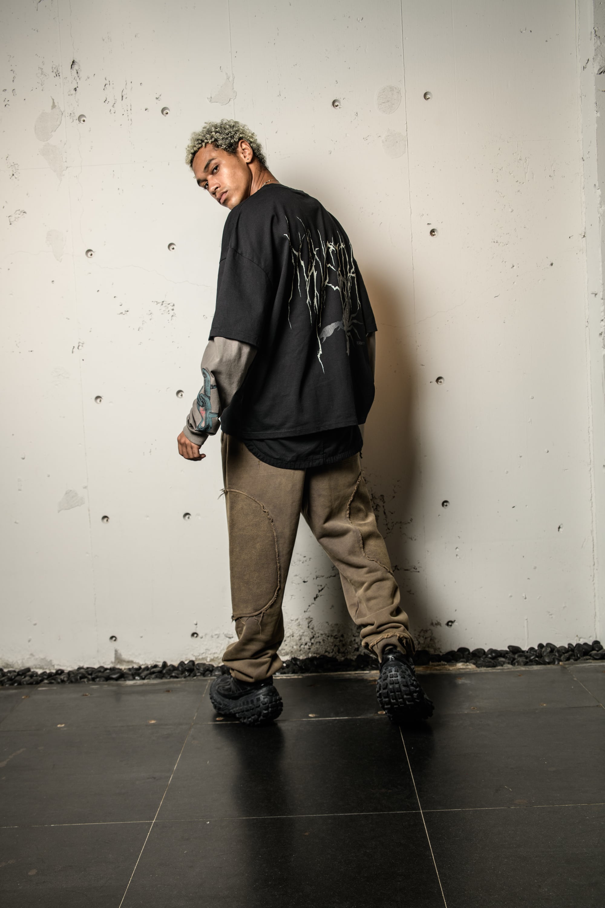 T.C.R MAVERIK LAYERD L/S TEE - BLACK