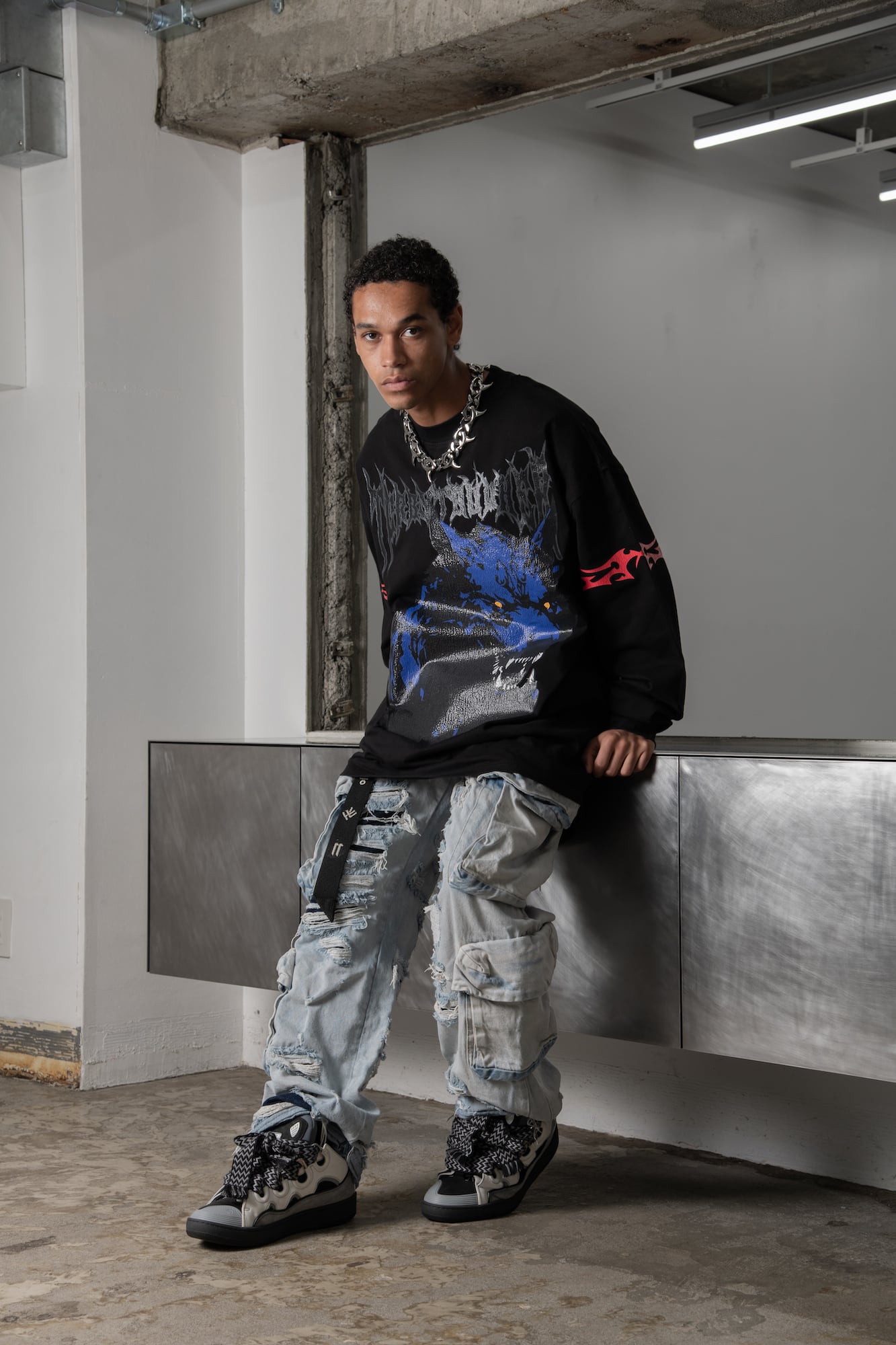 T.C.R WOLF L/S TEE - BLACK