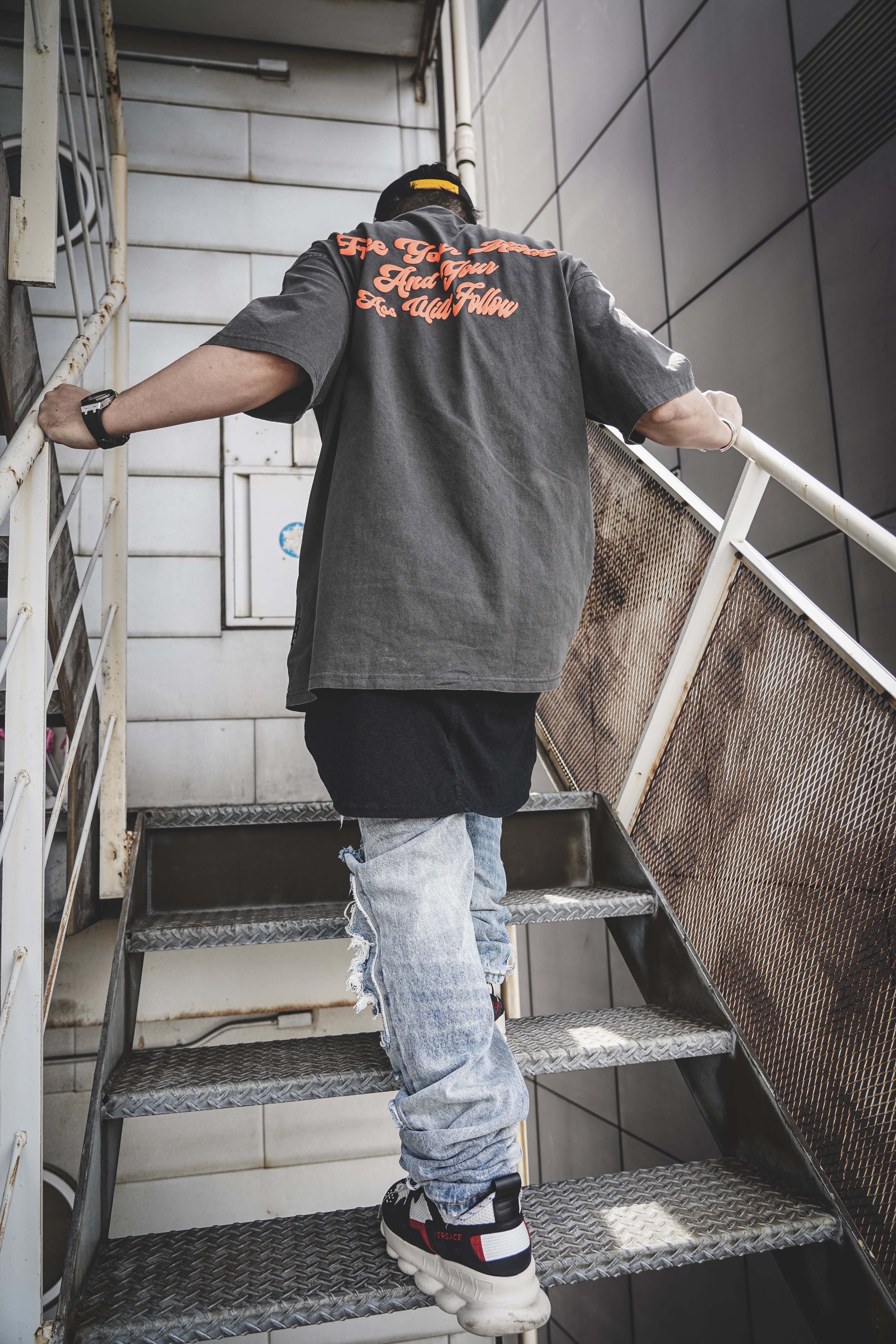 T.C.R LIGHTNING JESUS WASHED S/S TEE - DARK GRAY