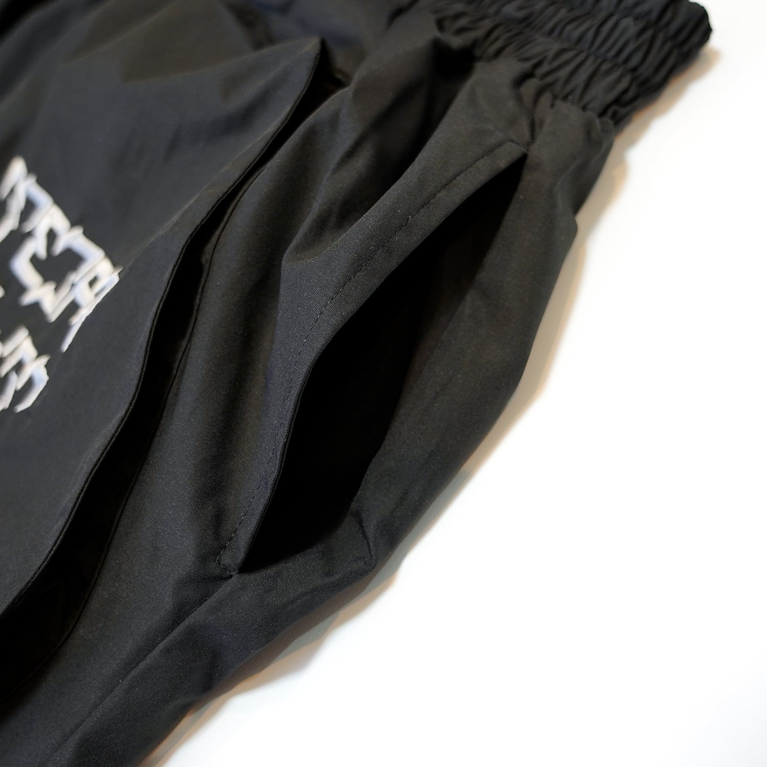 T.C.R RELAPSE MULTI POCKET SAROUEL CARGO SHORTS - BLACK