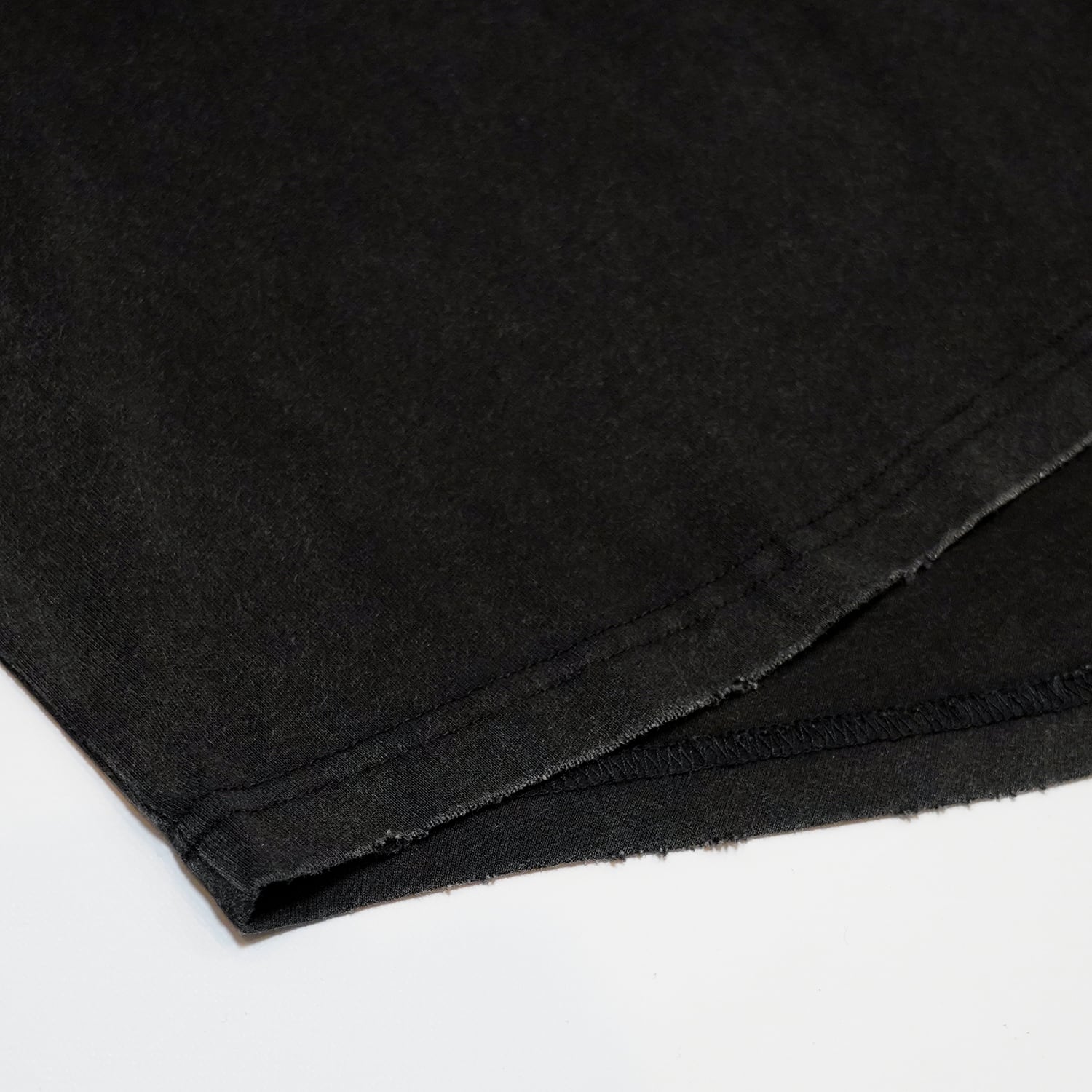 T.C.R WEEKEND HERO WASHED S/S TEE - BLACK