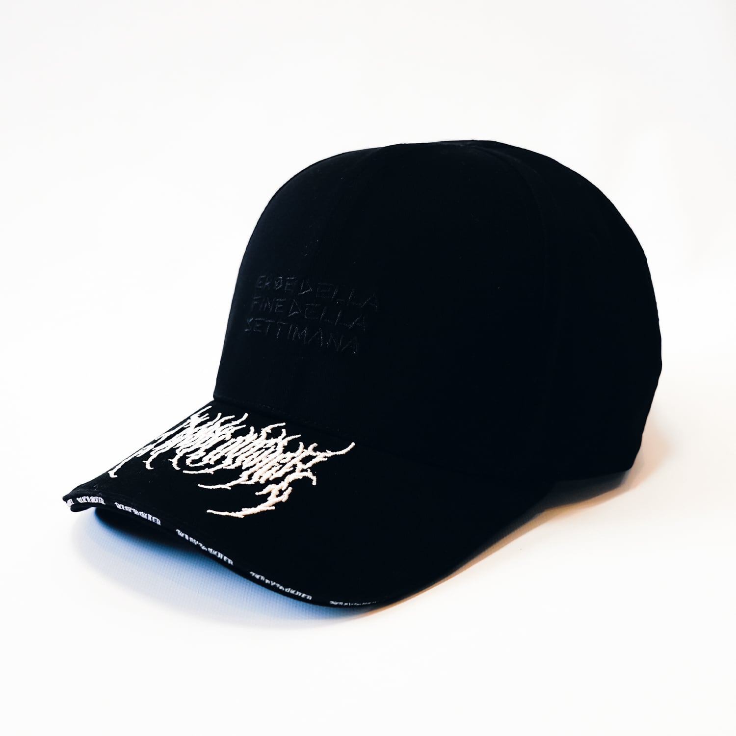 T.C.R WEEKEND HERO 6PANEL STRAP BACK LOW CAP - BLACK