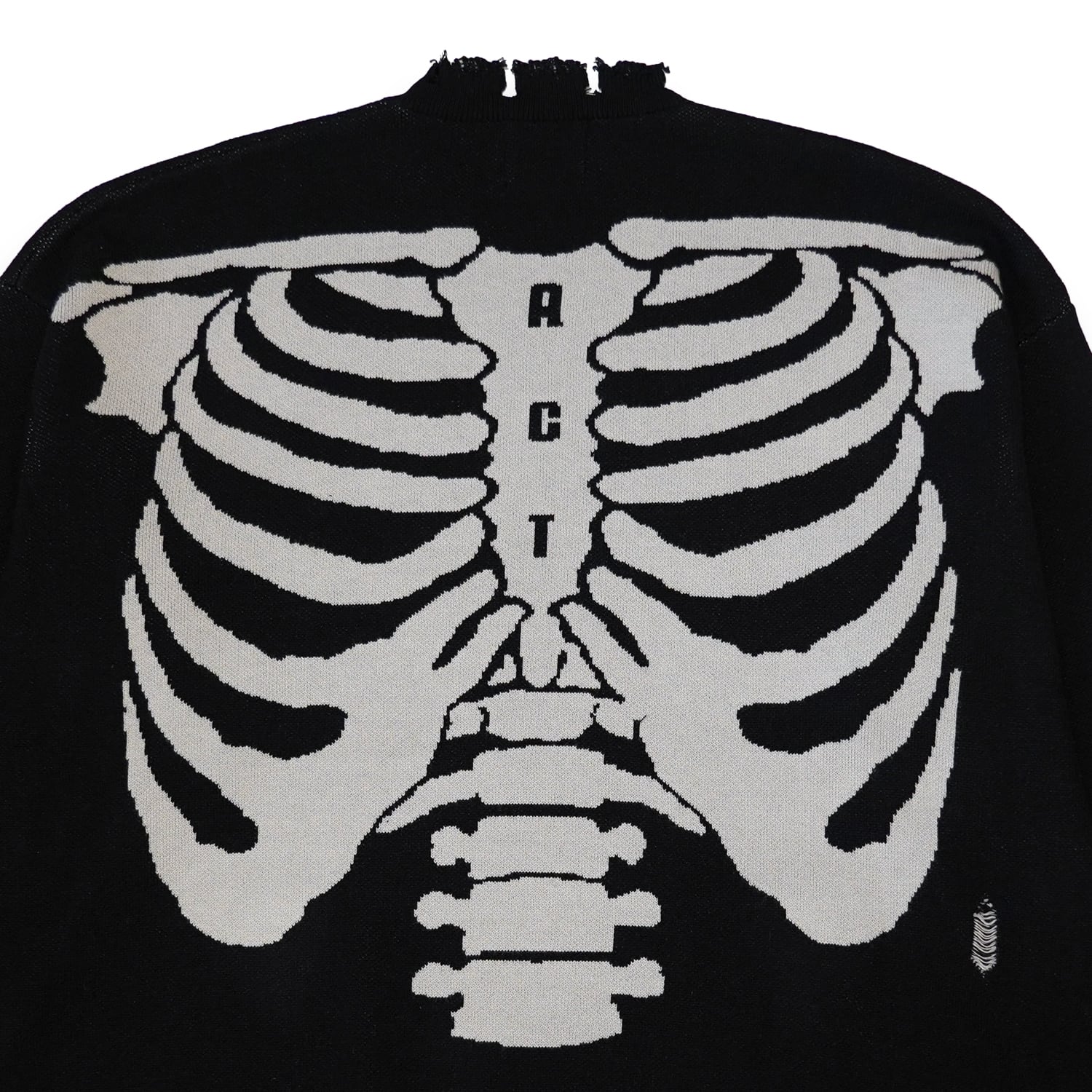 T.C.R REVARSE LOGO DAMAGE SWEATER - BLACK