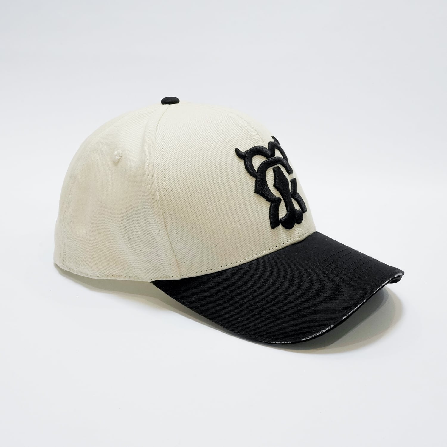 T.C.R MONOGRAM LOGO 6PANEL TRUCKER CAP - BEIGE / BLACK