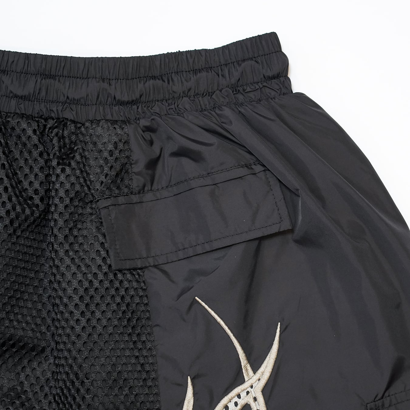 T.C.R FLAME SARUEL NYLON SHORTS - BLACK / GRAY
