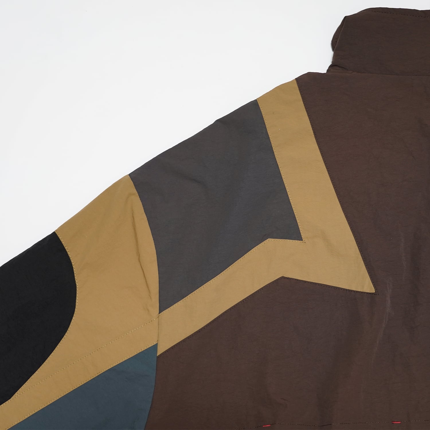 T.C.R PHASE NYLON JACKET - BROWN