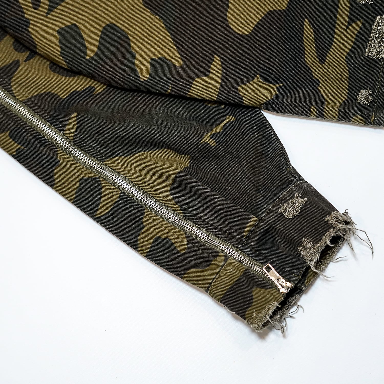 T.C.R DISTRESSED CAMO SHIRTS JACKET - CAMO