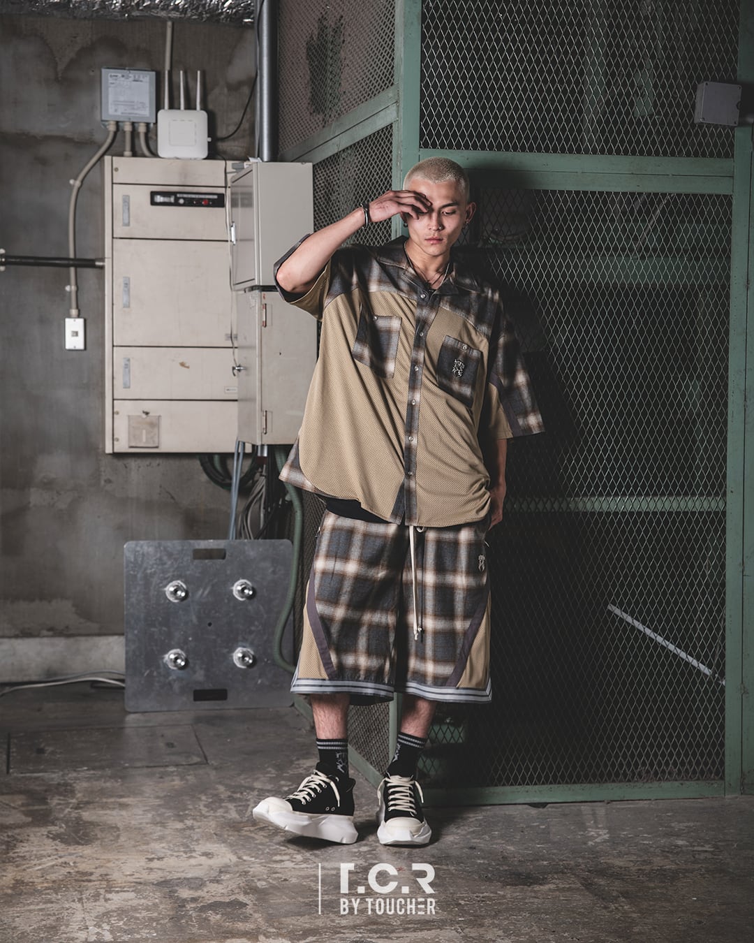 T.C.R TEMPTING MESH SHIRTS - KHAKI