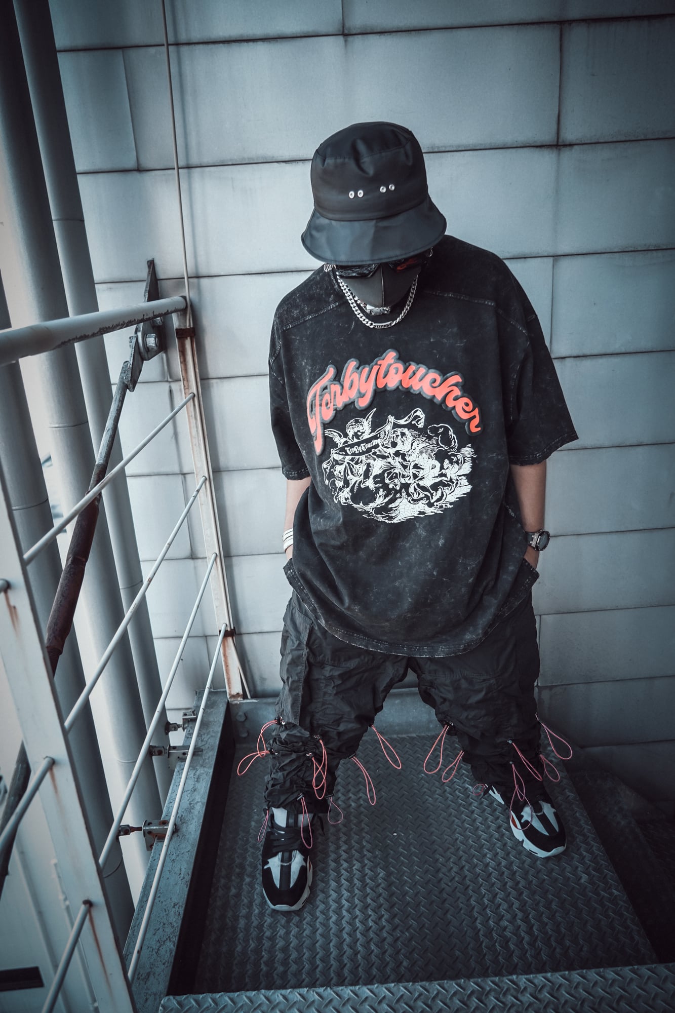 T.C.R ANGELS WASHED S/S PANEL TEE - BLACK