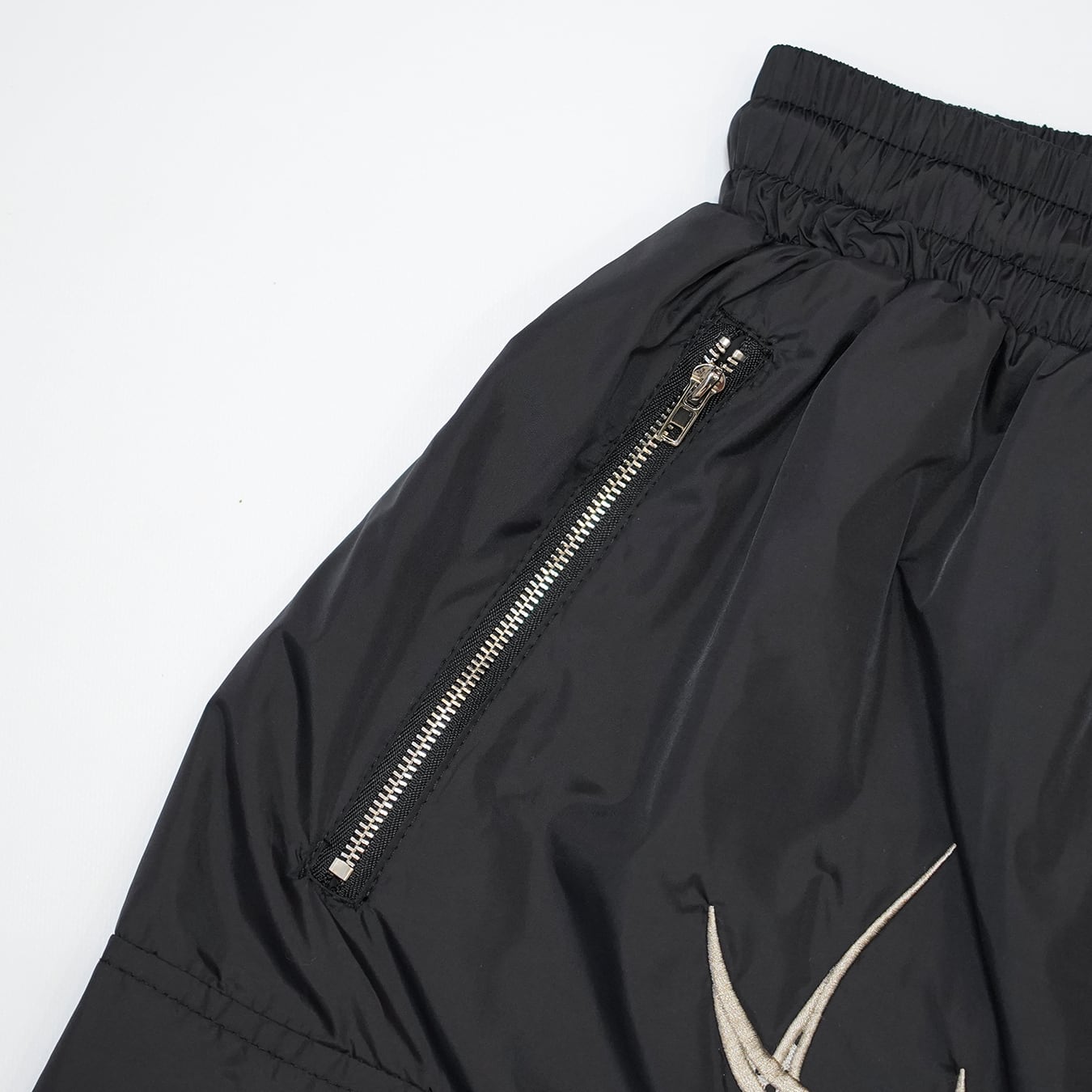T.C.R FLAME SARUEL NYLON SHORTS - BLACK / GRAY