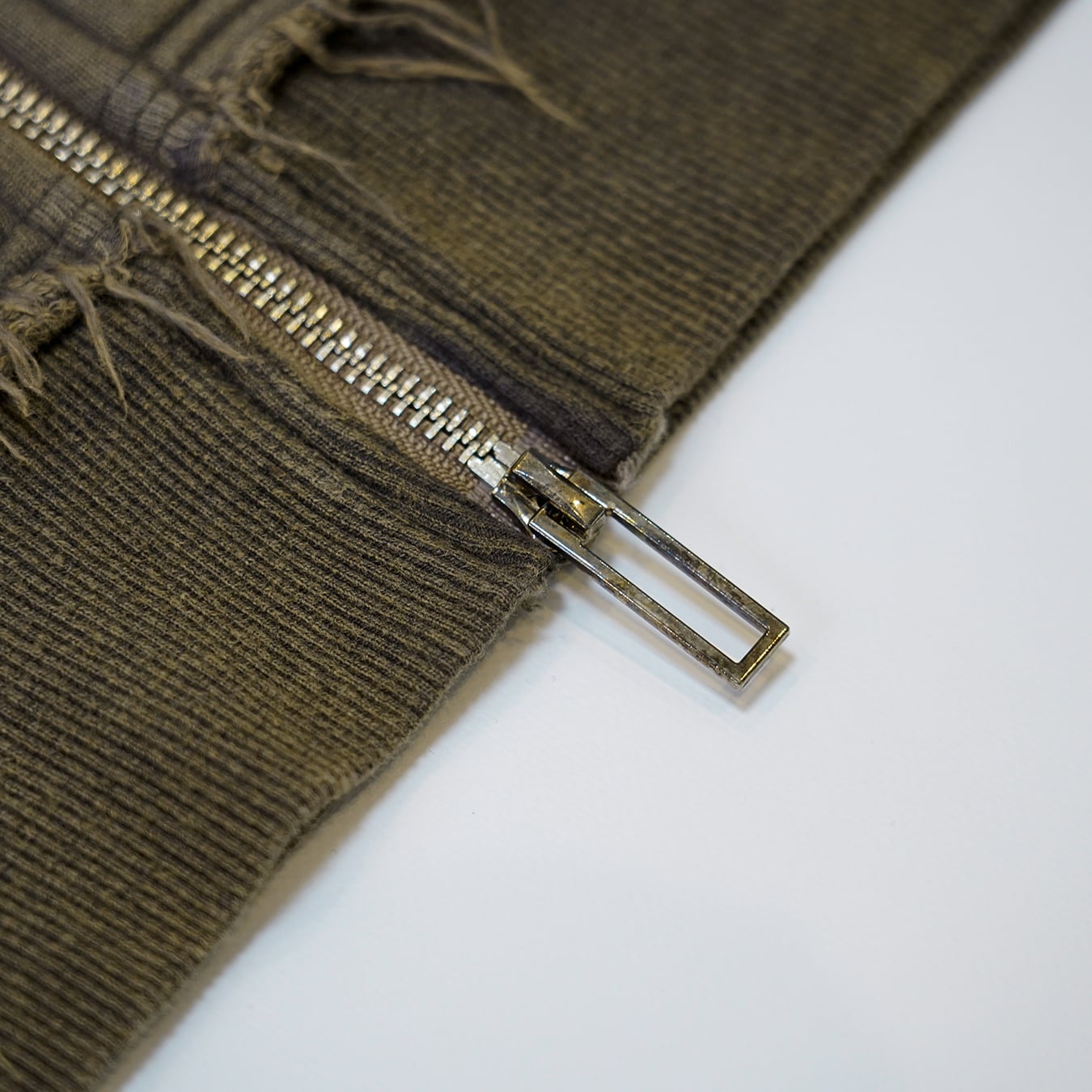 T.C.R DISTRESSED WASHED FULL-ZIP BAGGY HOODIE - KHAKI
