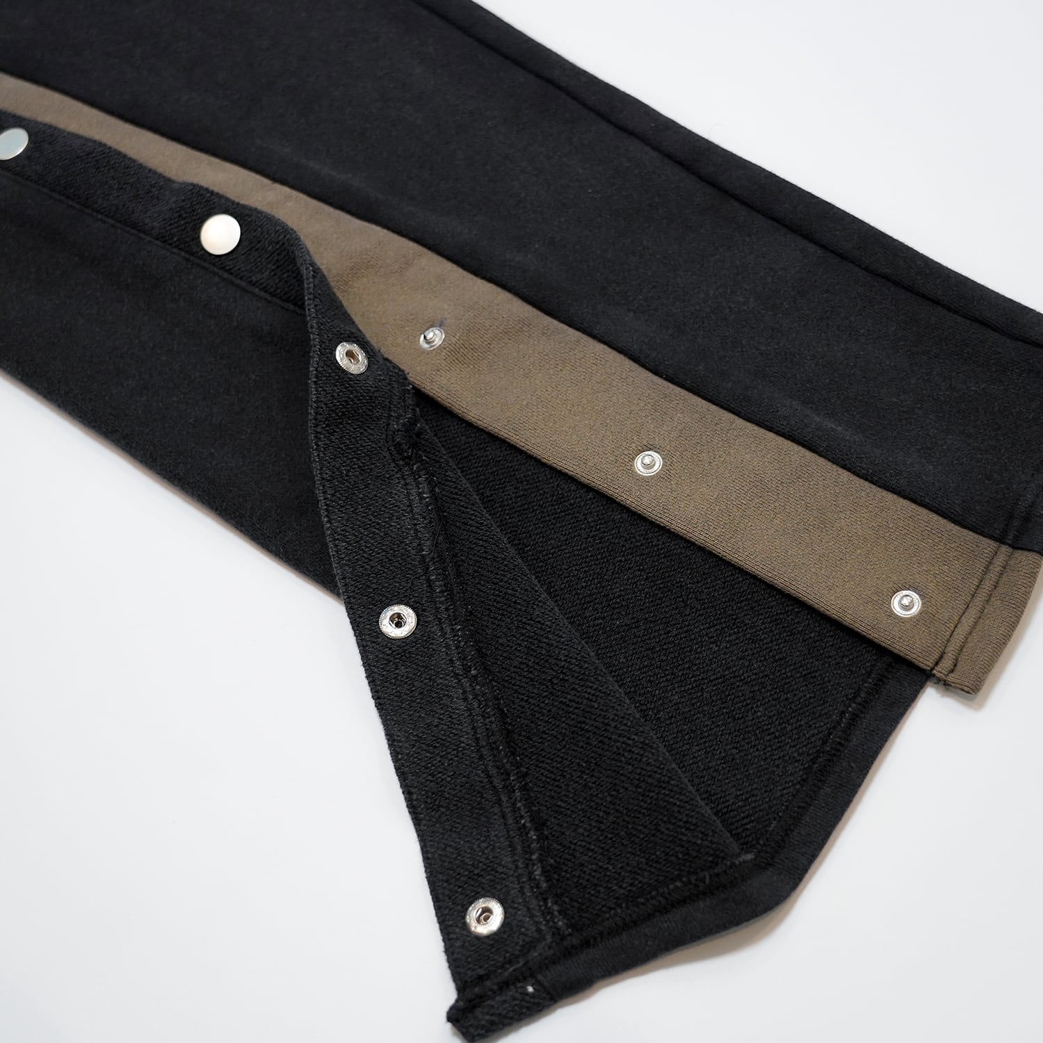 T.C.R DARK RIDER BAGGY SNAP JOGGER - BLACK
