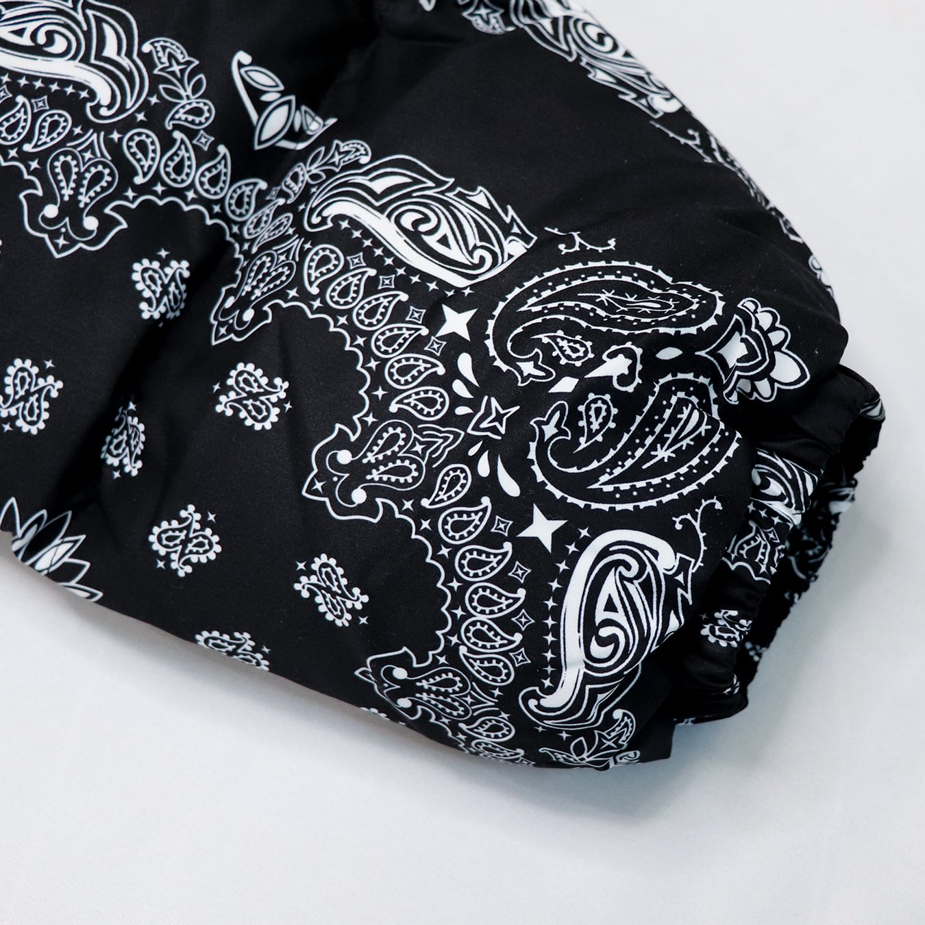 ATTRACTION BANDA DOWN JACKET - BLACK