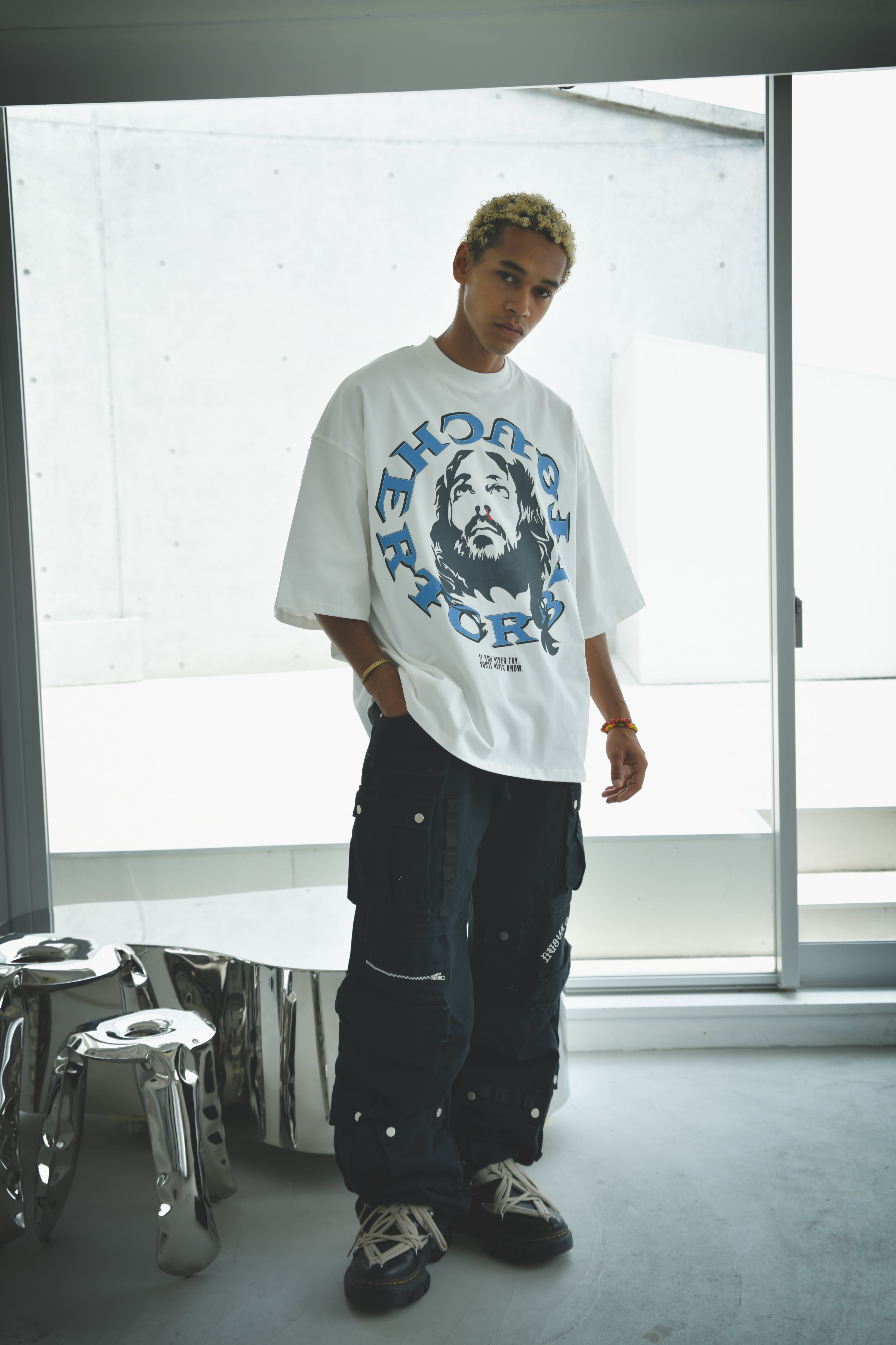 T.C.R JESUS CIRCLE LOGO S/S TEE - WHITE