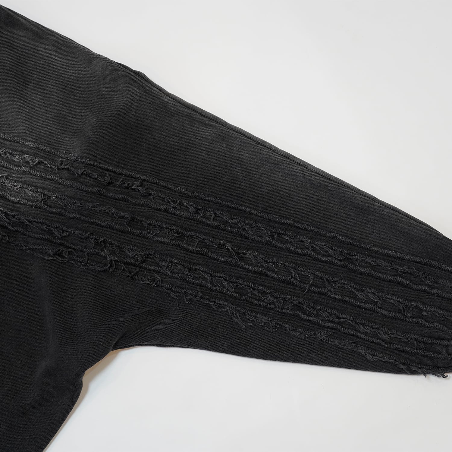T.C.R DARK KNIGHT CROPPED ZIP HOODIE - BLACK