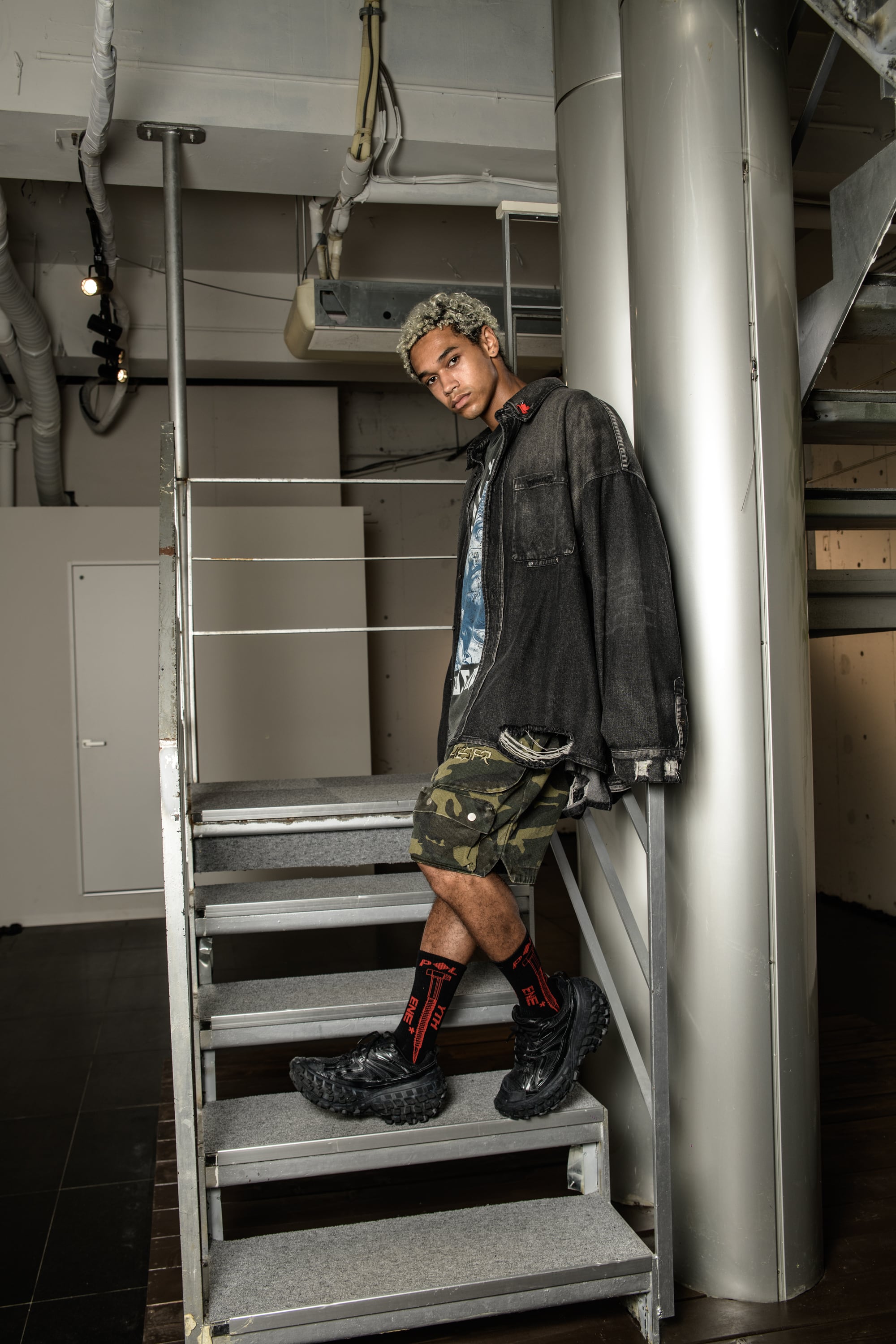 T.C.R DESTROYED OVERSIZED DENIM SHIRT - BLACK