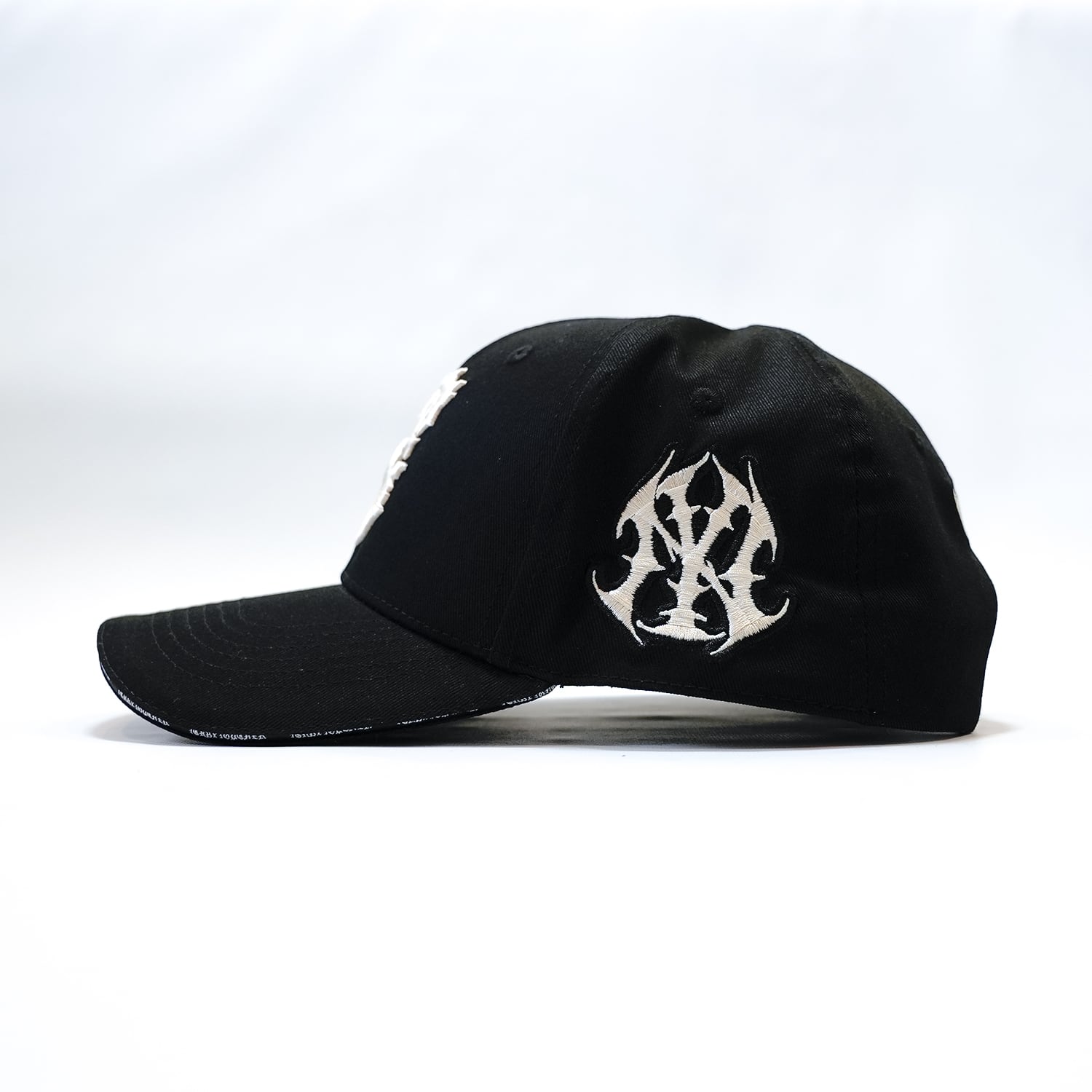 T.C.R METAL MONOGRAM LOGO 6PANEL CAP - BLACK